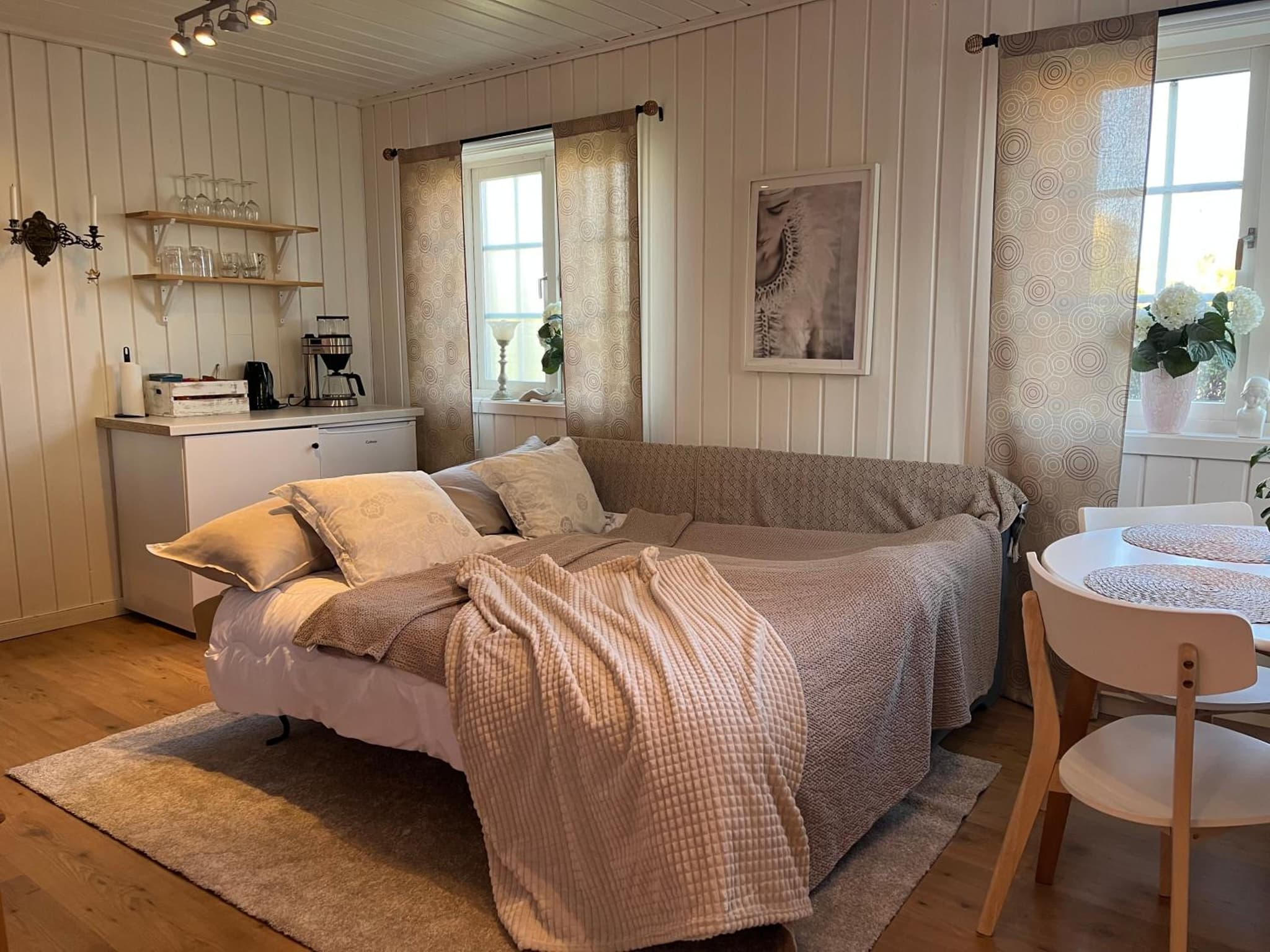 Lilla gröna huset på gården photo 6