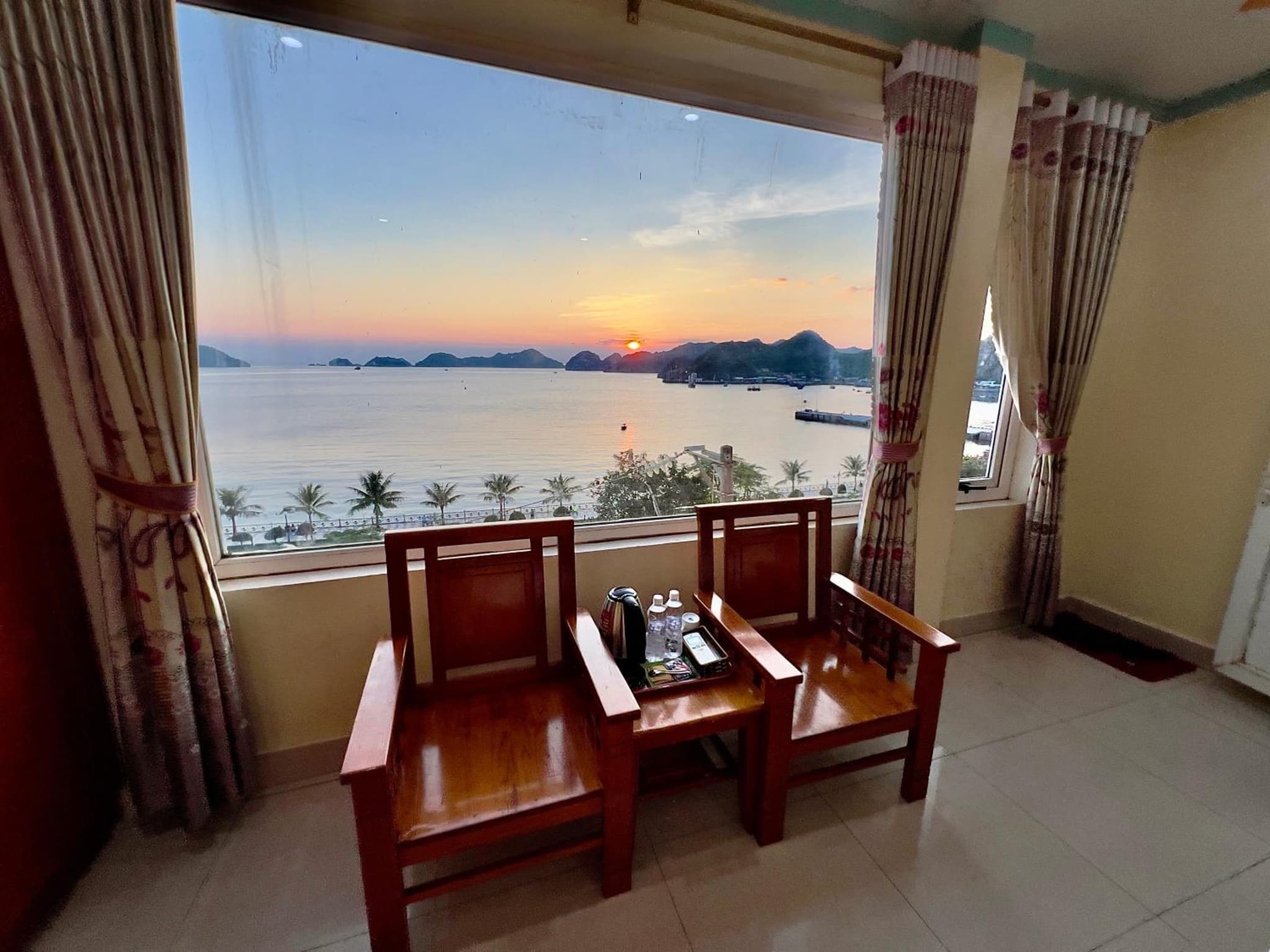 Manh Vuong Hotel CatBa