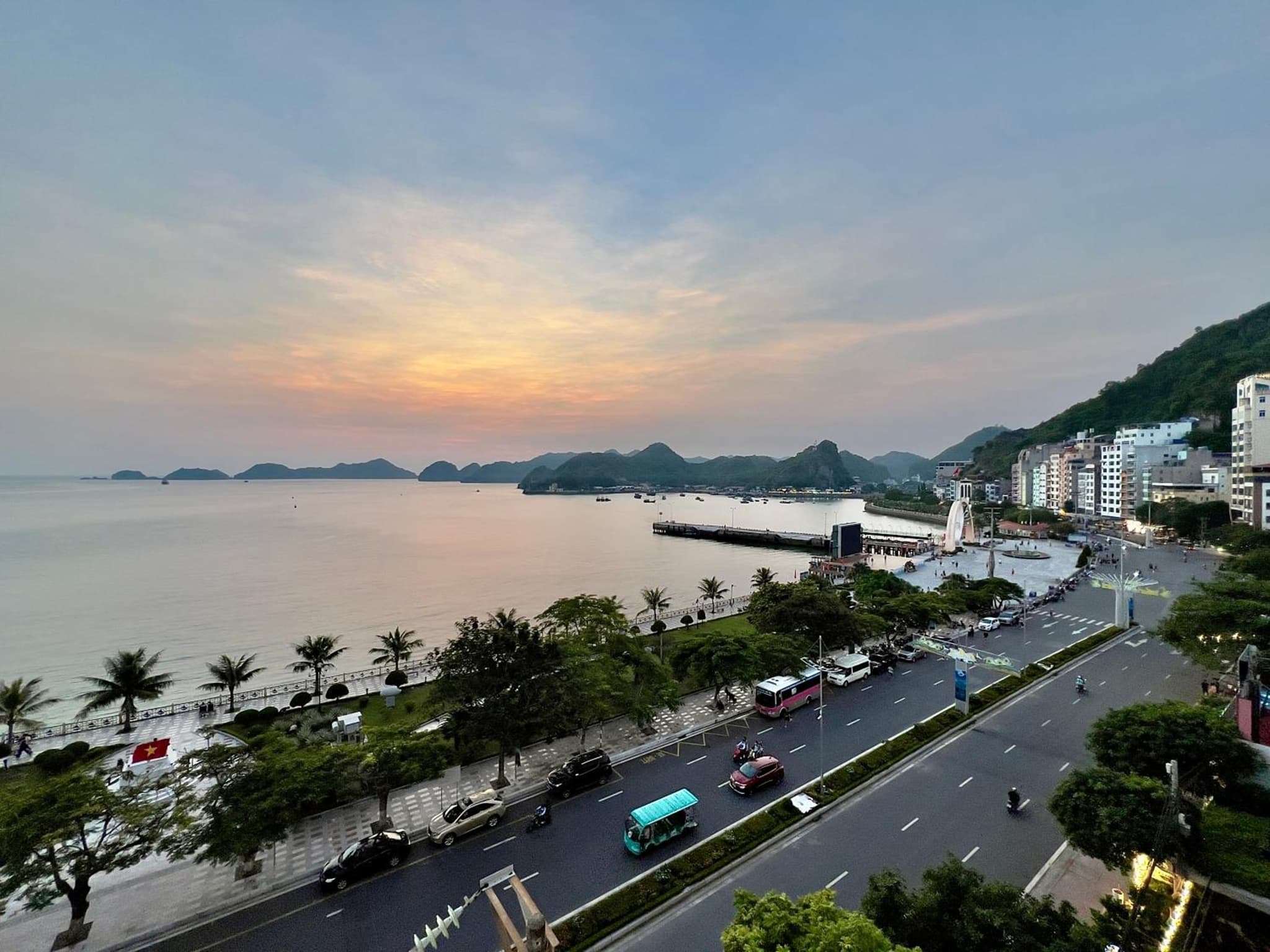 Manh Vuong Hotel CatBa photo 8