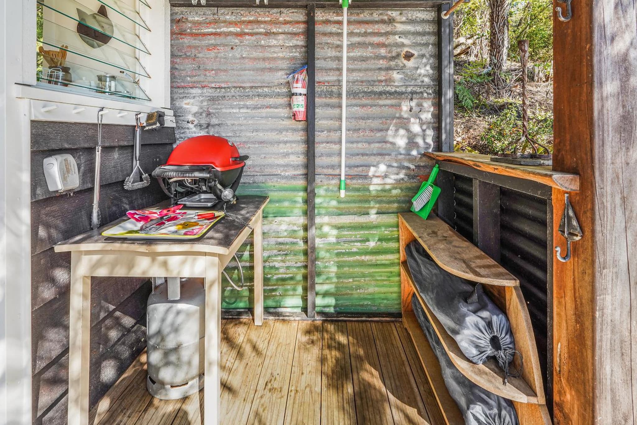 The Treehouse - Raglan Holiday Studio photo 4