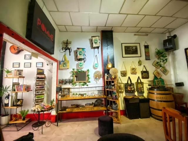 Pomme Hostel Restaurant & Bar - Private Sleeping Cabins photo 5