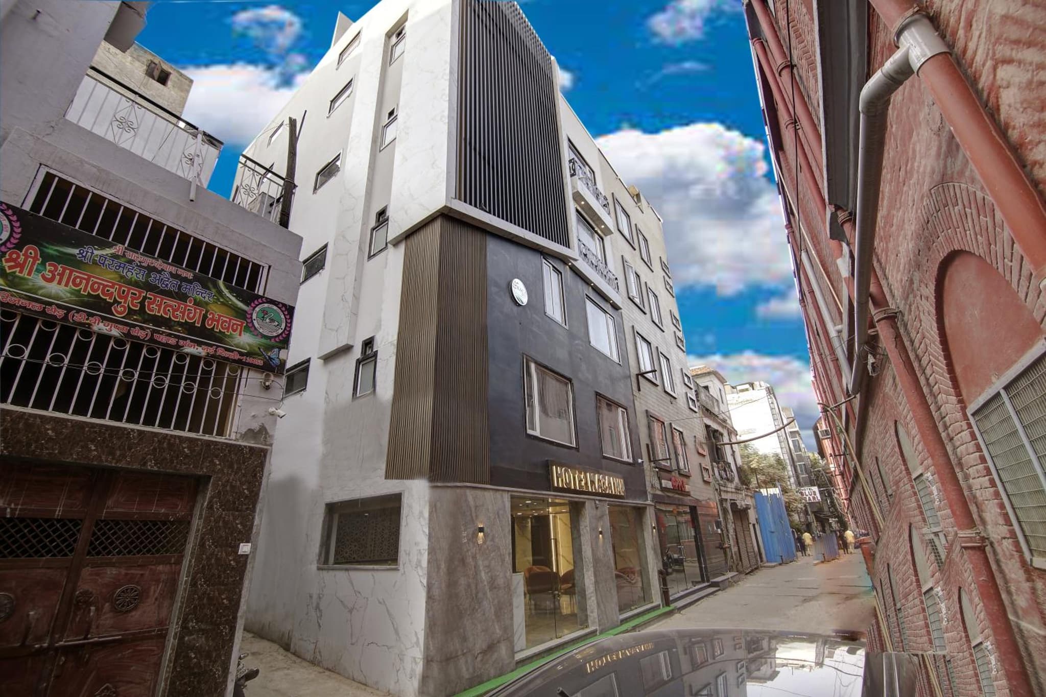 Hotel Kaca Inn - Near New Delhi Railway Station & Connaught Place