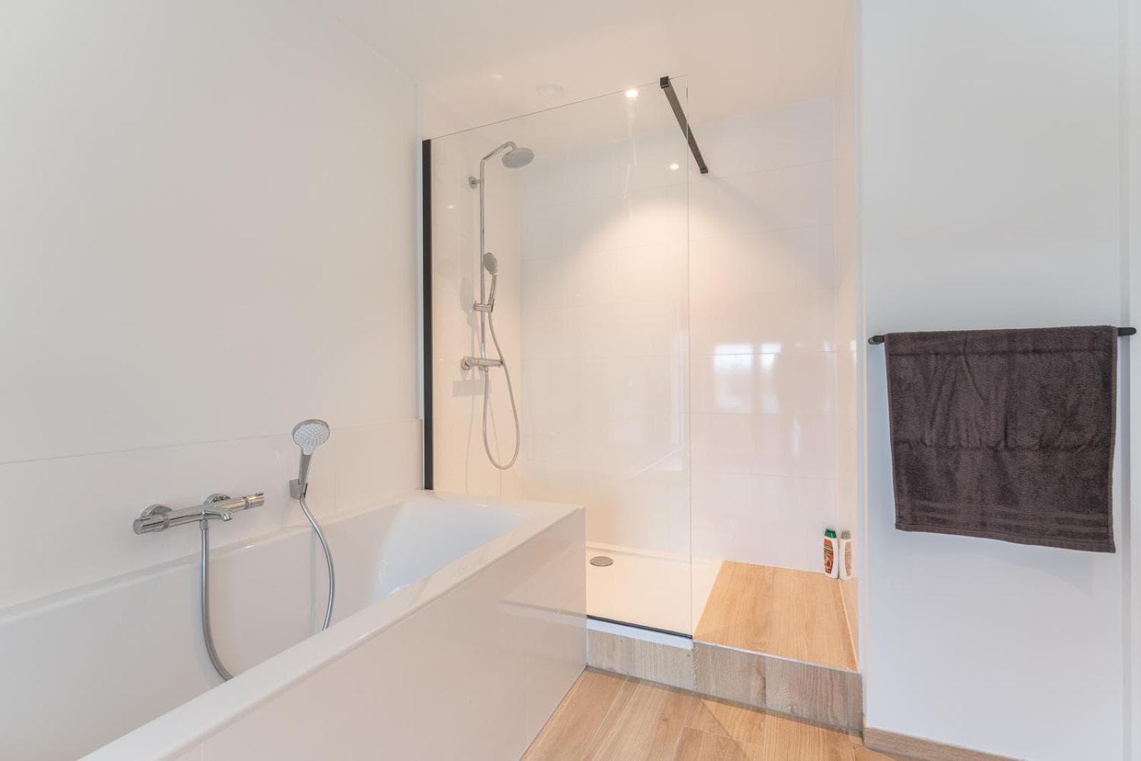 Modern & Spacious House photo 8
