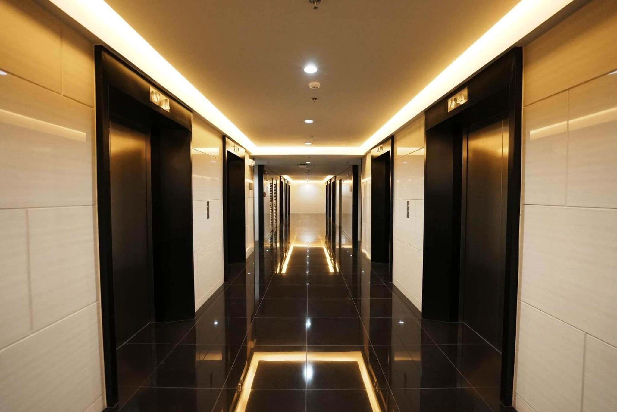 Air Residences Makati with Sunset View photo 7