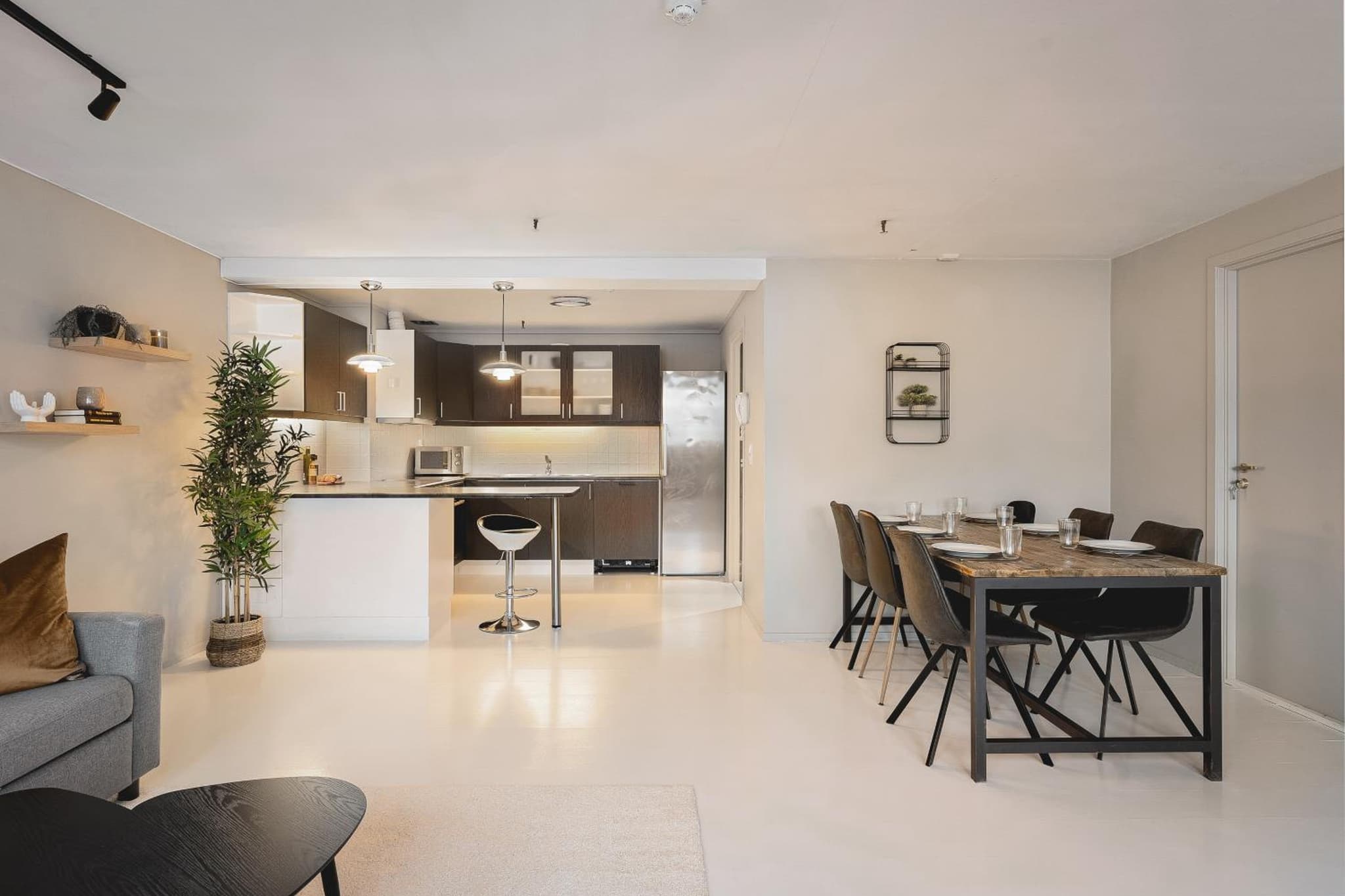 ARCTIC HOMES - Downtown Penthouse photo 5