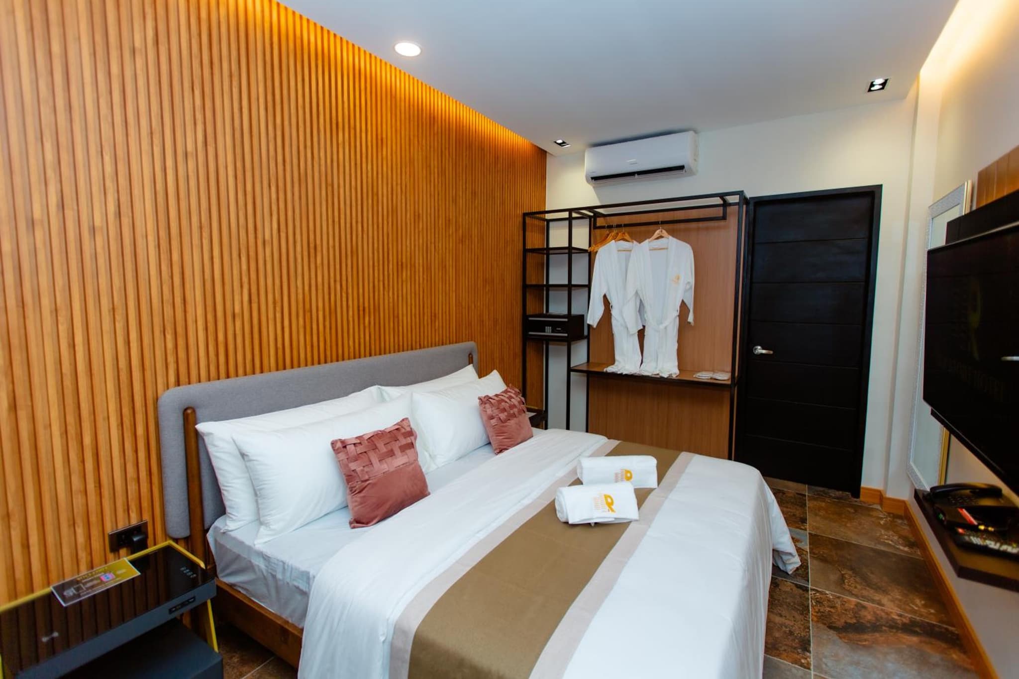 Rockfort Hotel photo 2