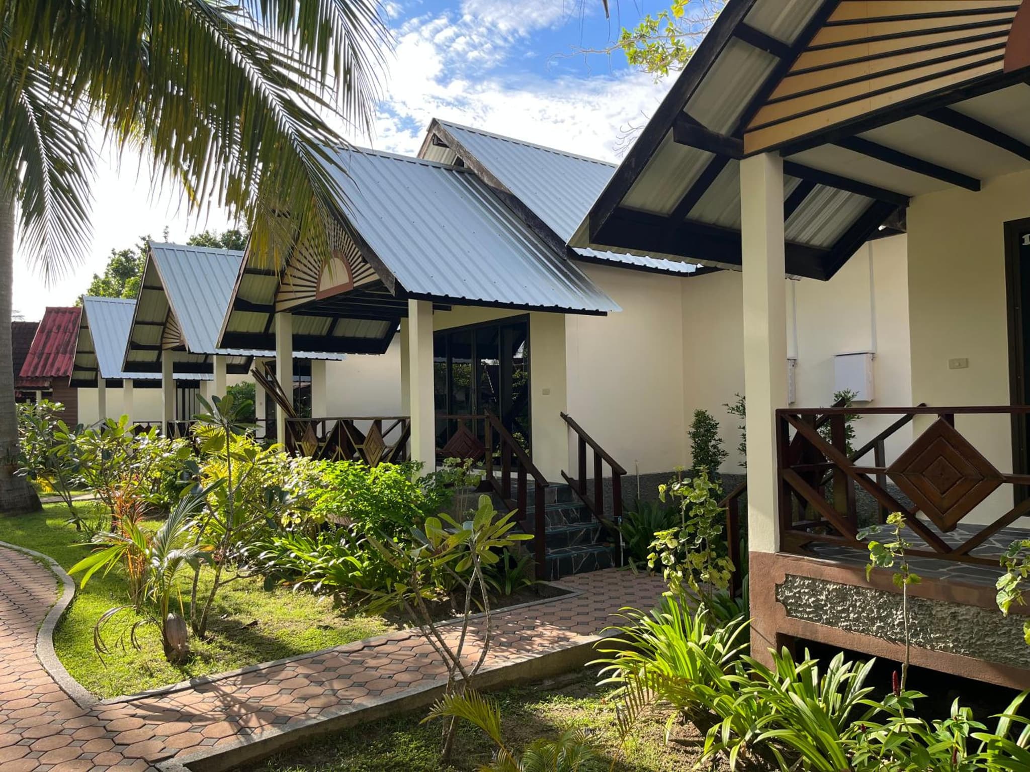 Noble House Beach Resort photo 5