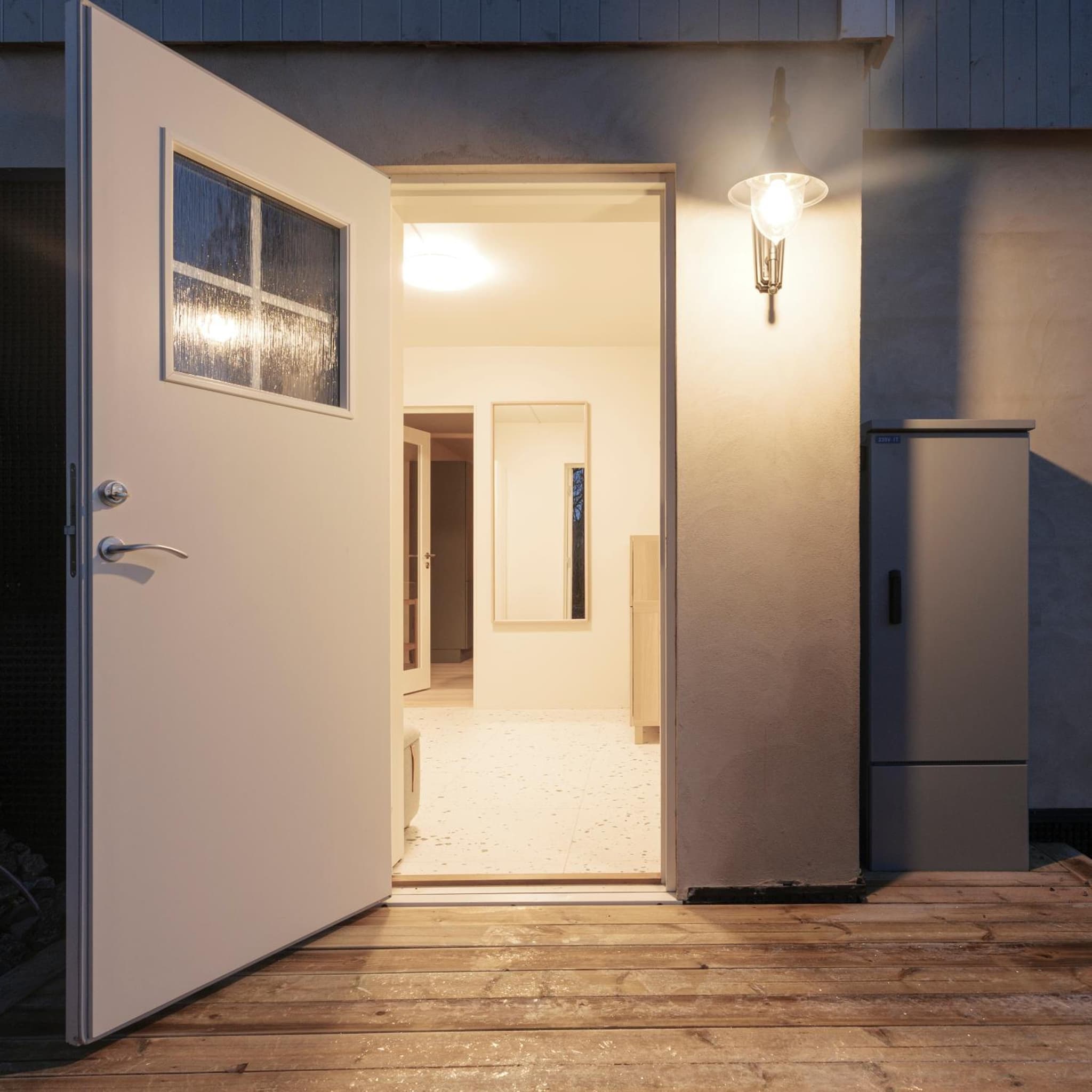 Up-scale apartment in picturesque surroundings photo 9