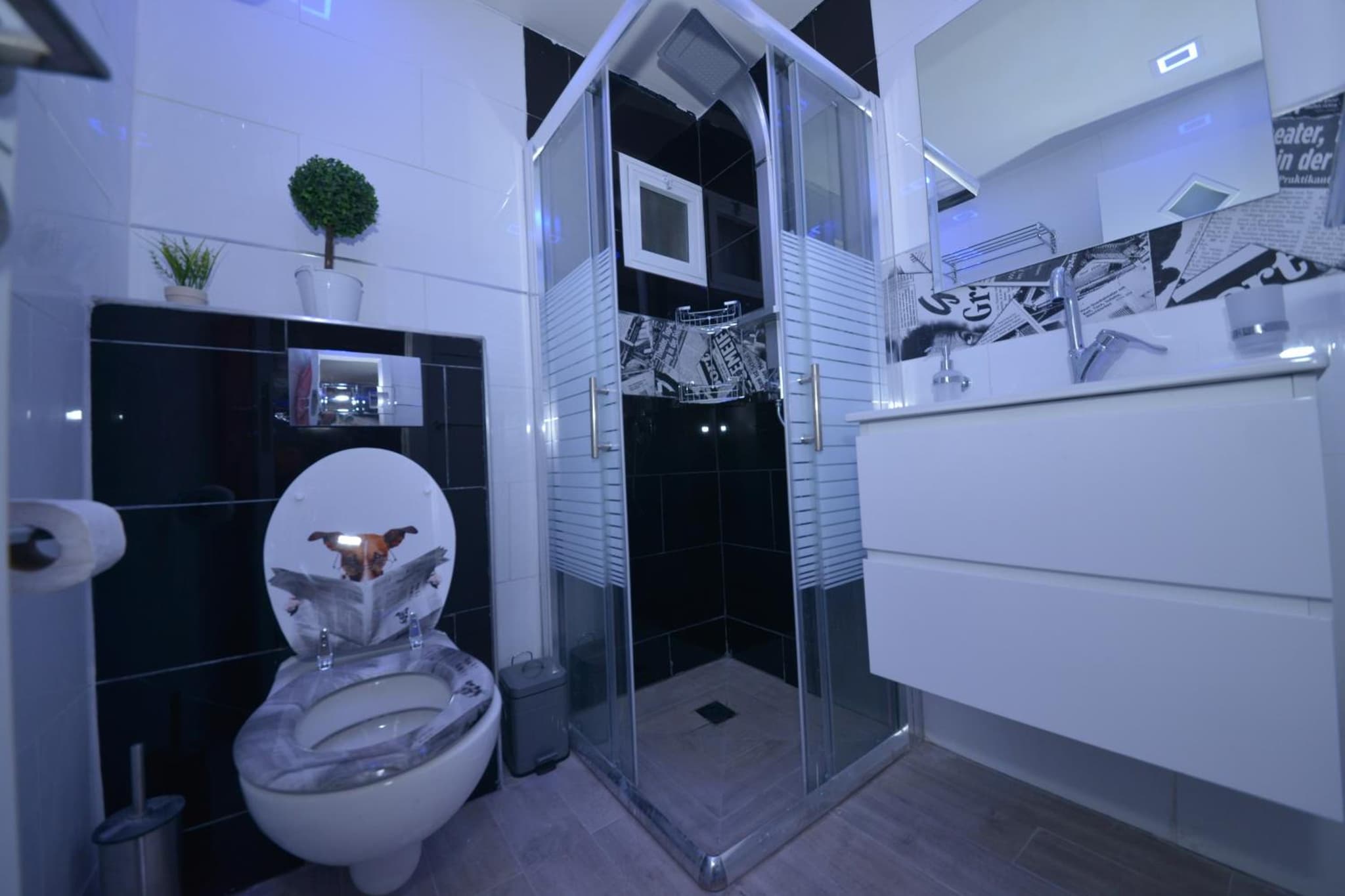 Jordan luxury suite photo 6