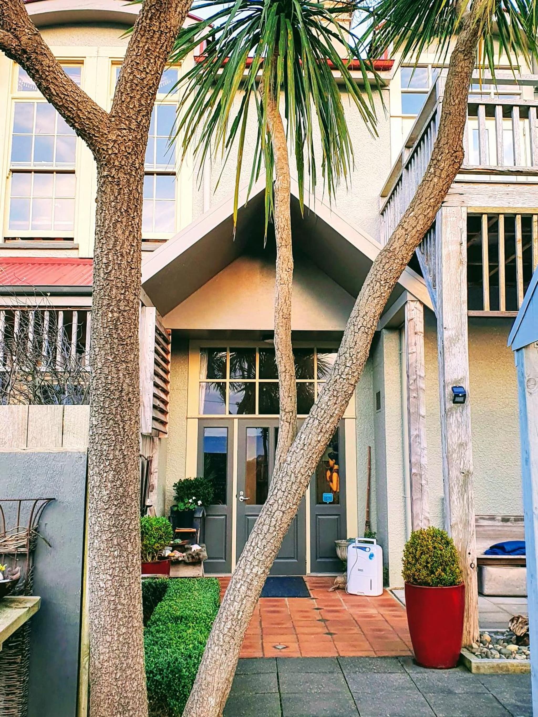 La Riviera Guesthouse photo 4