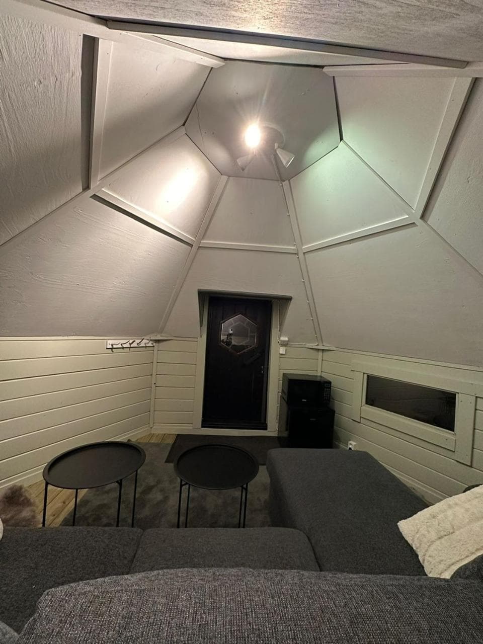 Camp Caroli Hobbit Hut photo 5