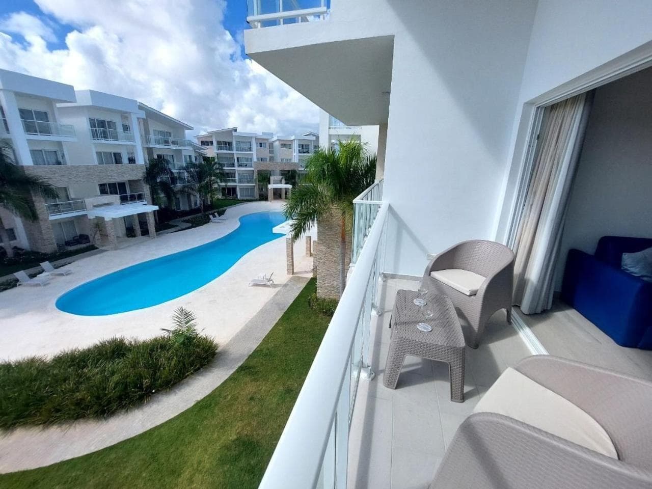 Seaside Luxury 1BDR Condo Paseo Playa Coral D-306 photo 7