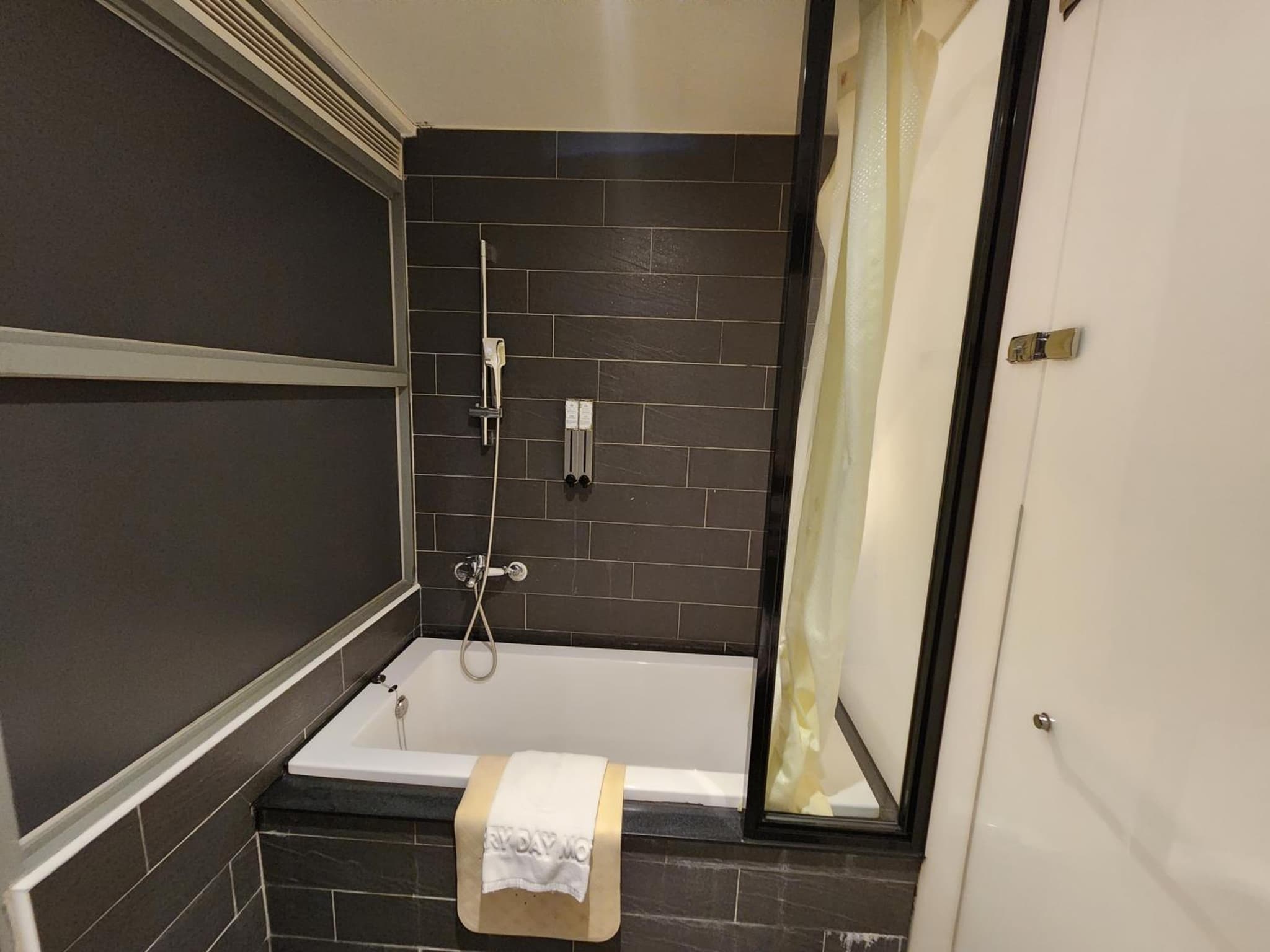Merryday Hotel Banqiao photo 4
