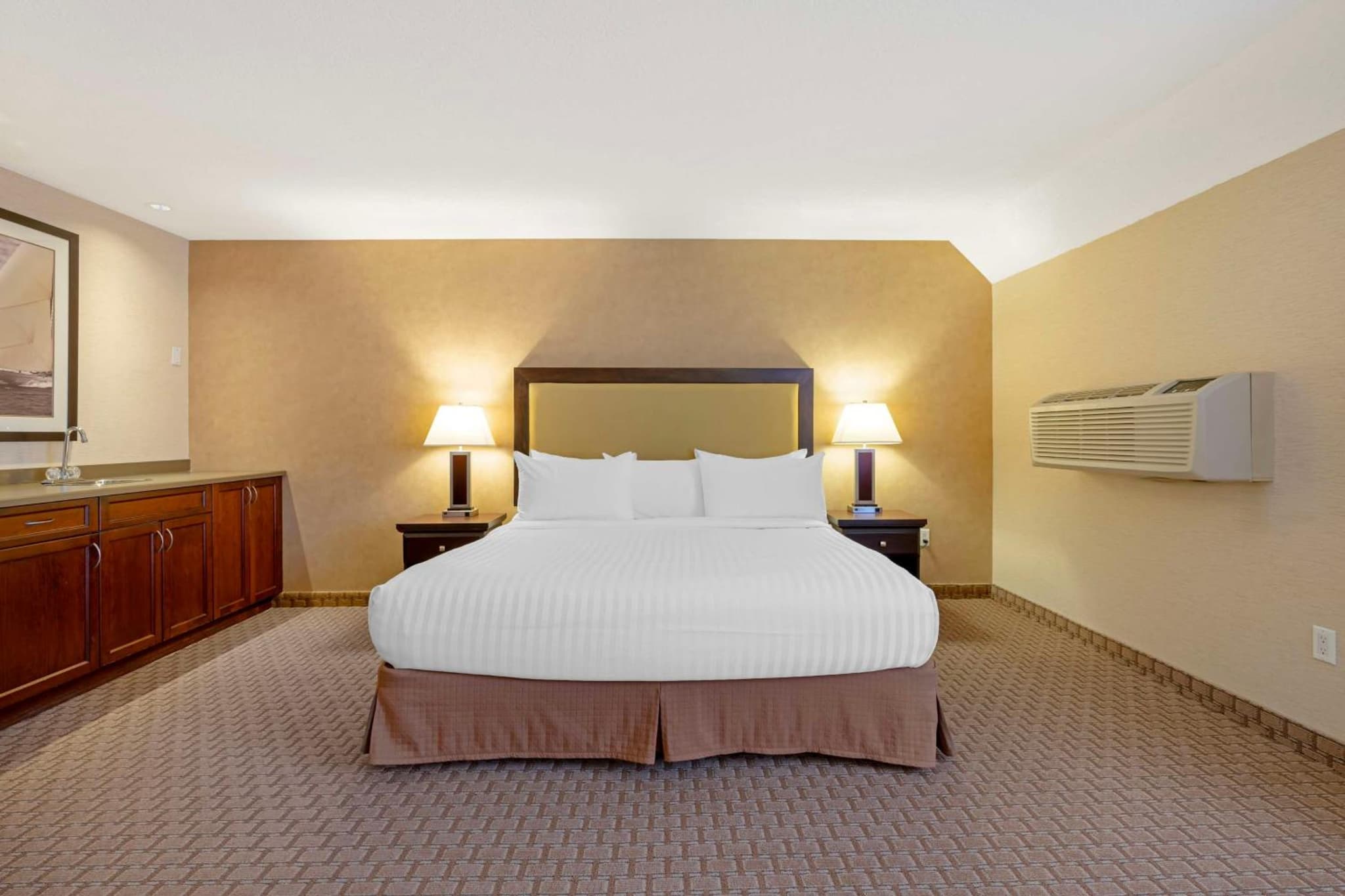 Best Western Plus Emerald Isle Hotel photo 2