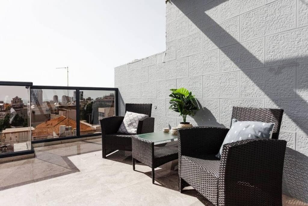 3Bedroom Suite with Balcony and shelter 12 photo 5