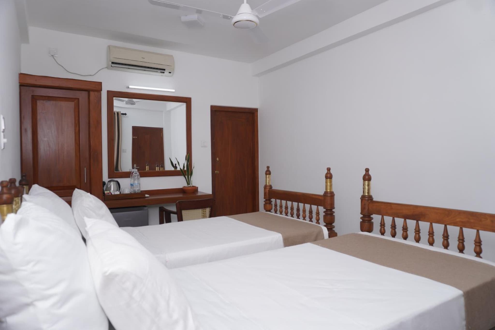 SURF UNA BEACH HOTEL photo 5