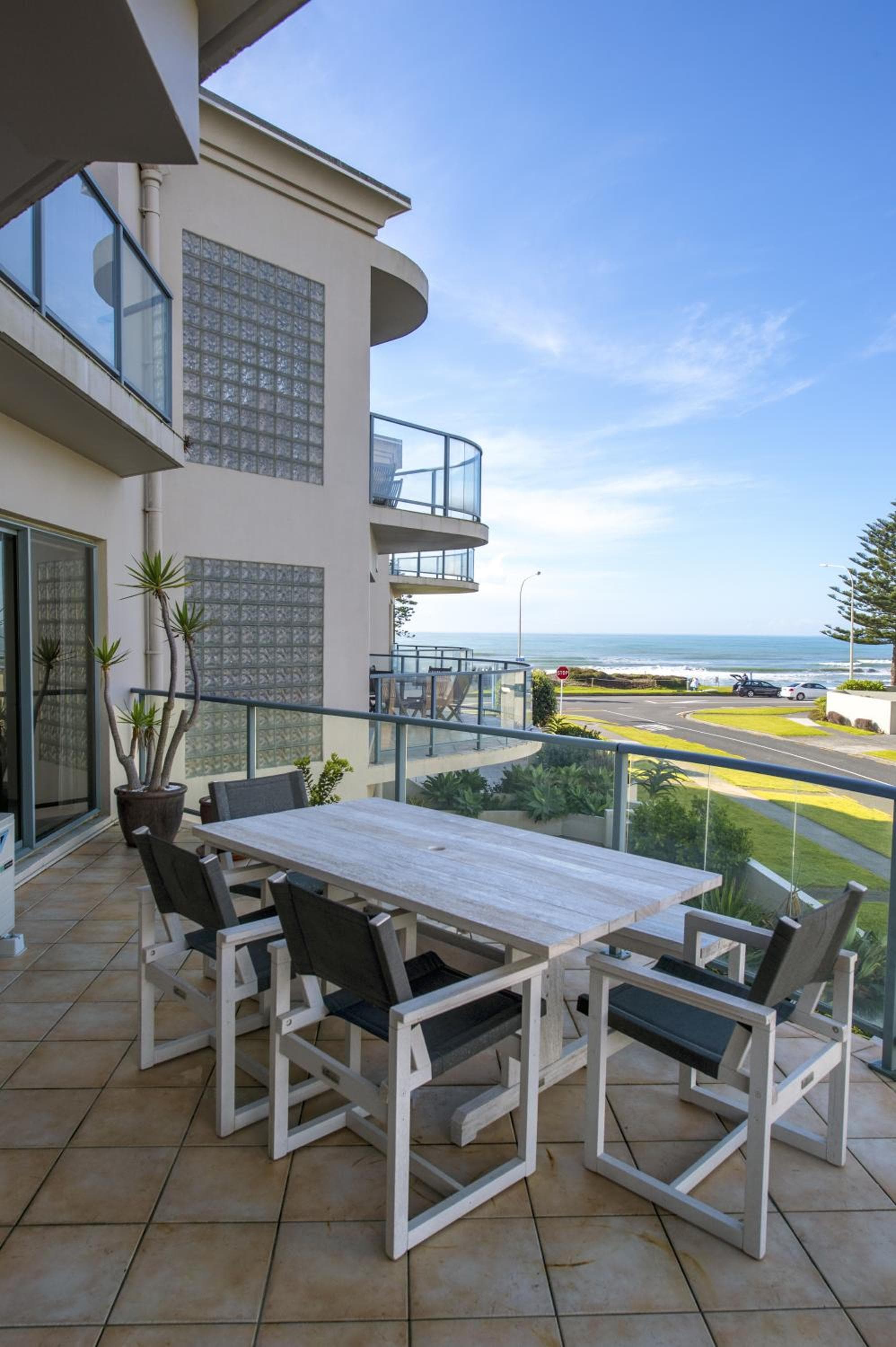 The Reef Beachfront Apartments photo 7