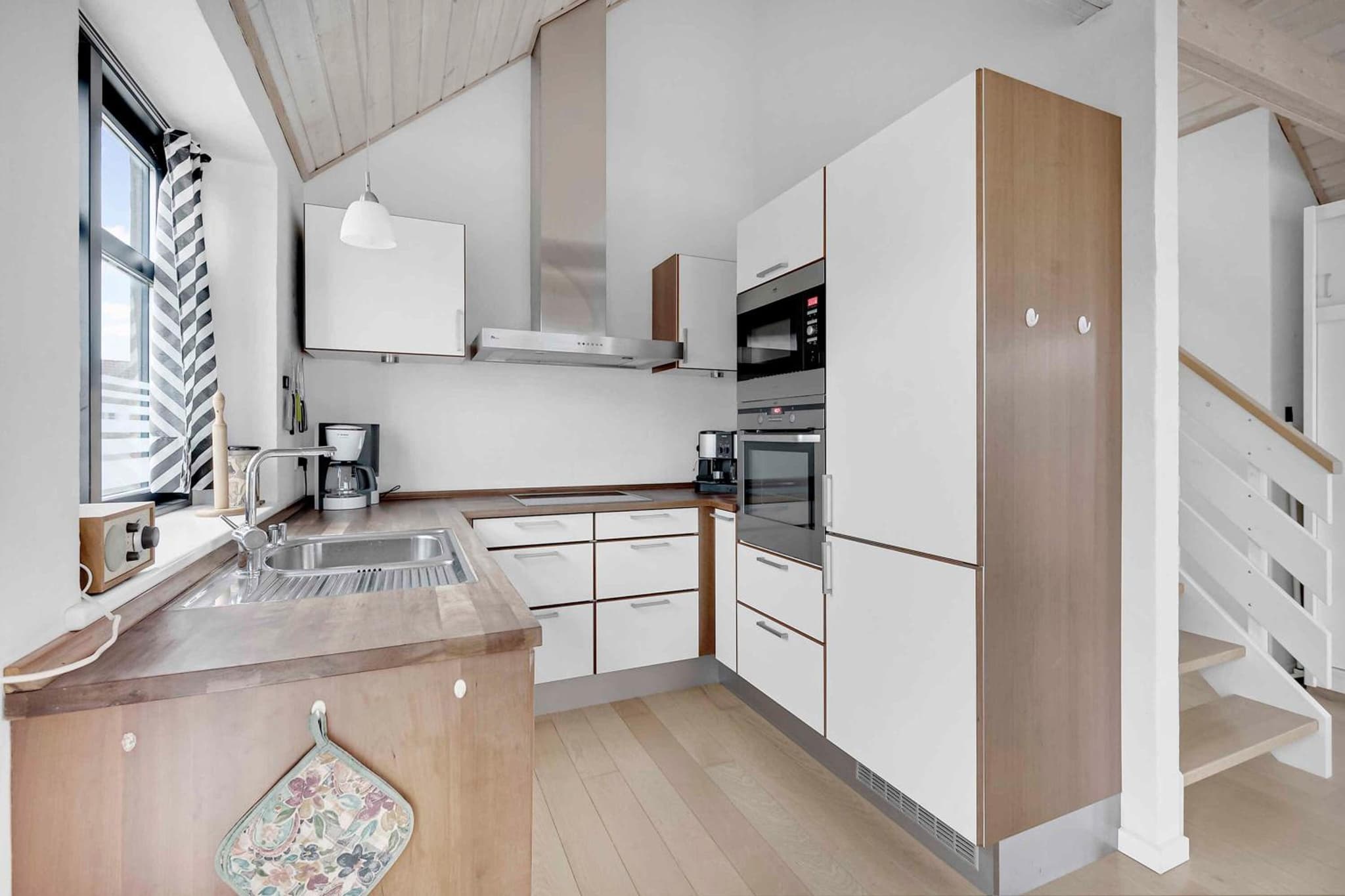 Beachfront Cottage With Panoramic View photo 8