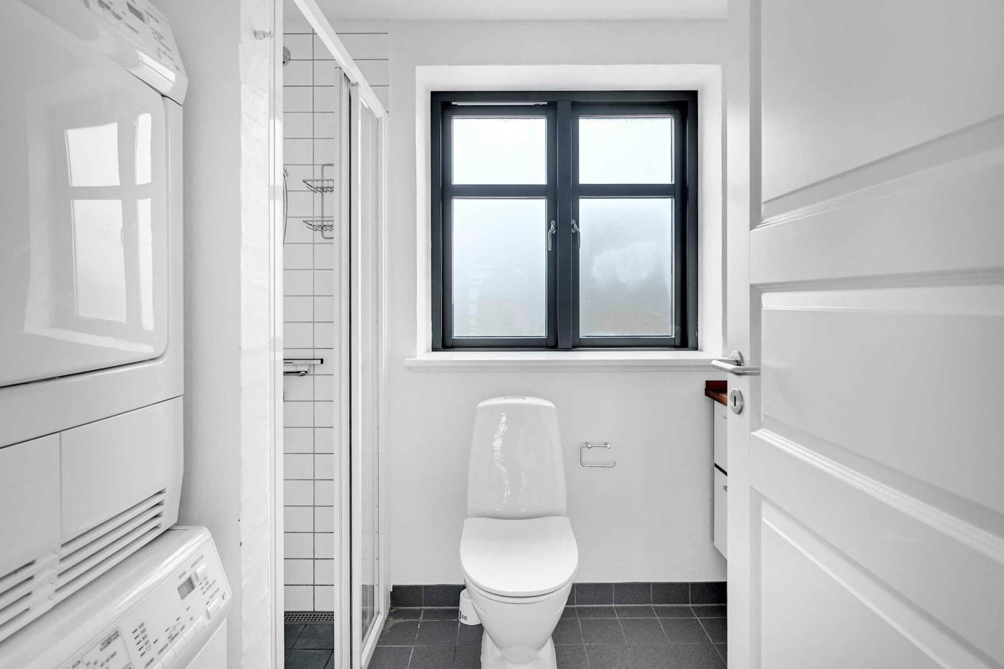 Beachfront Cottage With Panoramic View photo 9