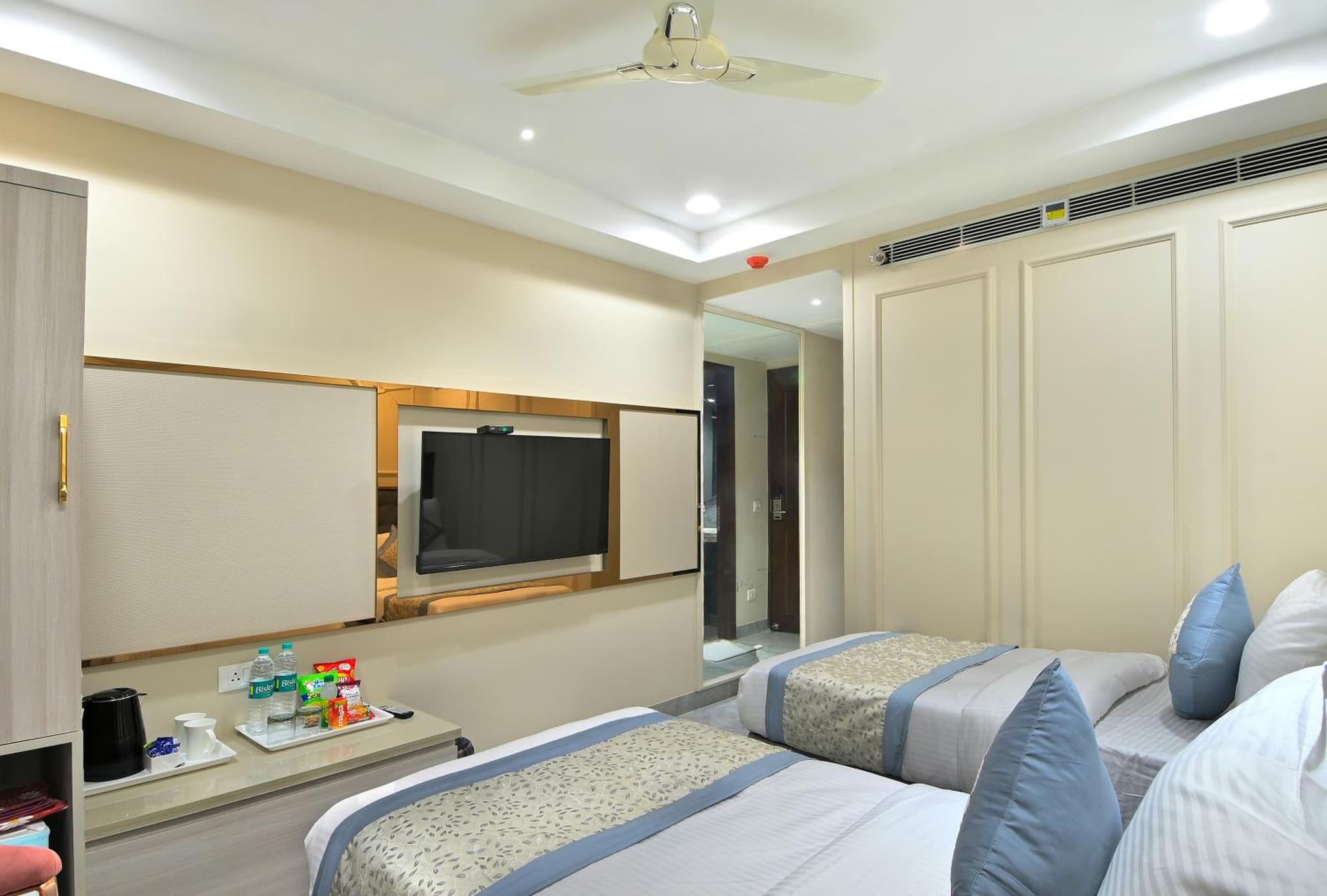 Hotel Sapphire House - 3 Mins Walk from Metro and 5 Mins from New Delhi Railway Station photo 9