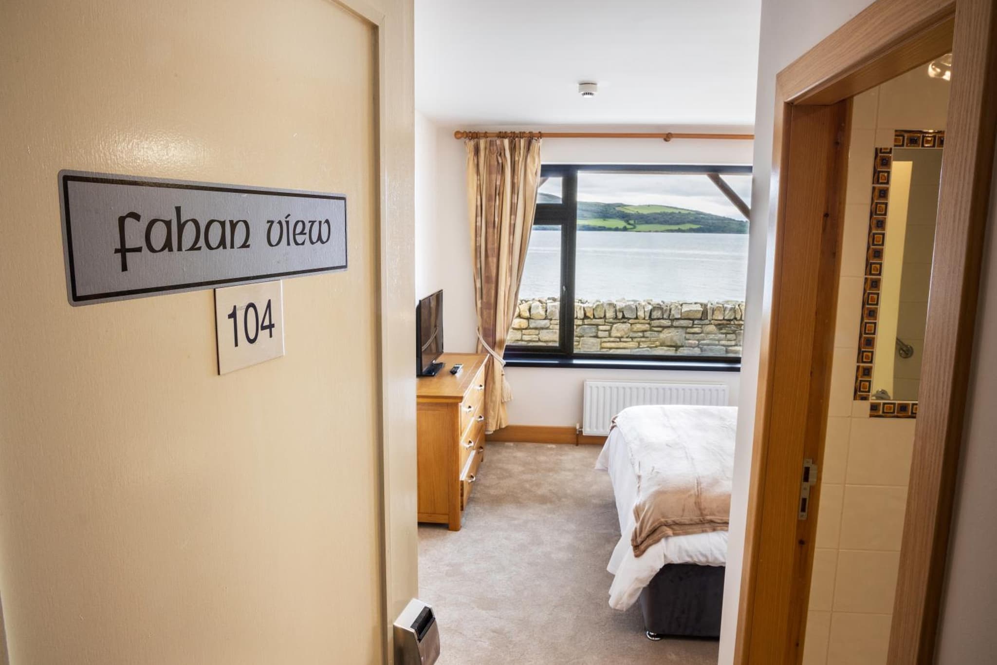 The Waters Edge Hotel photo 5