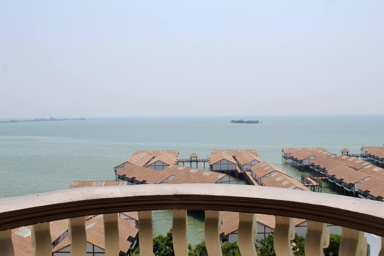 D'Melor Penthouse Glory Beach Resort photo 9