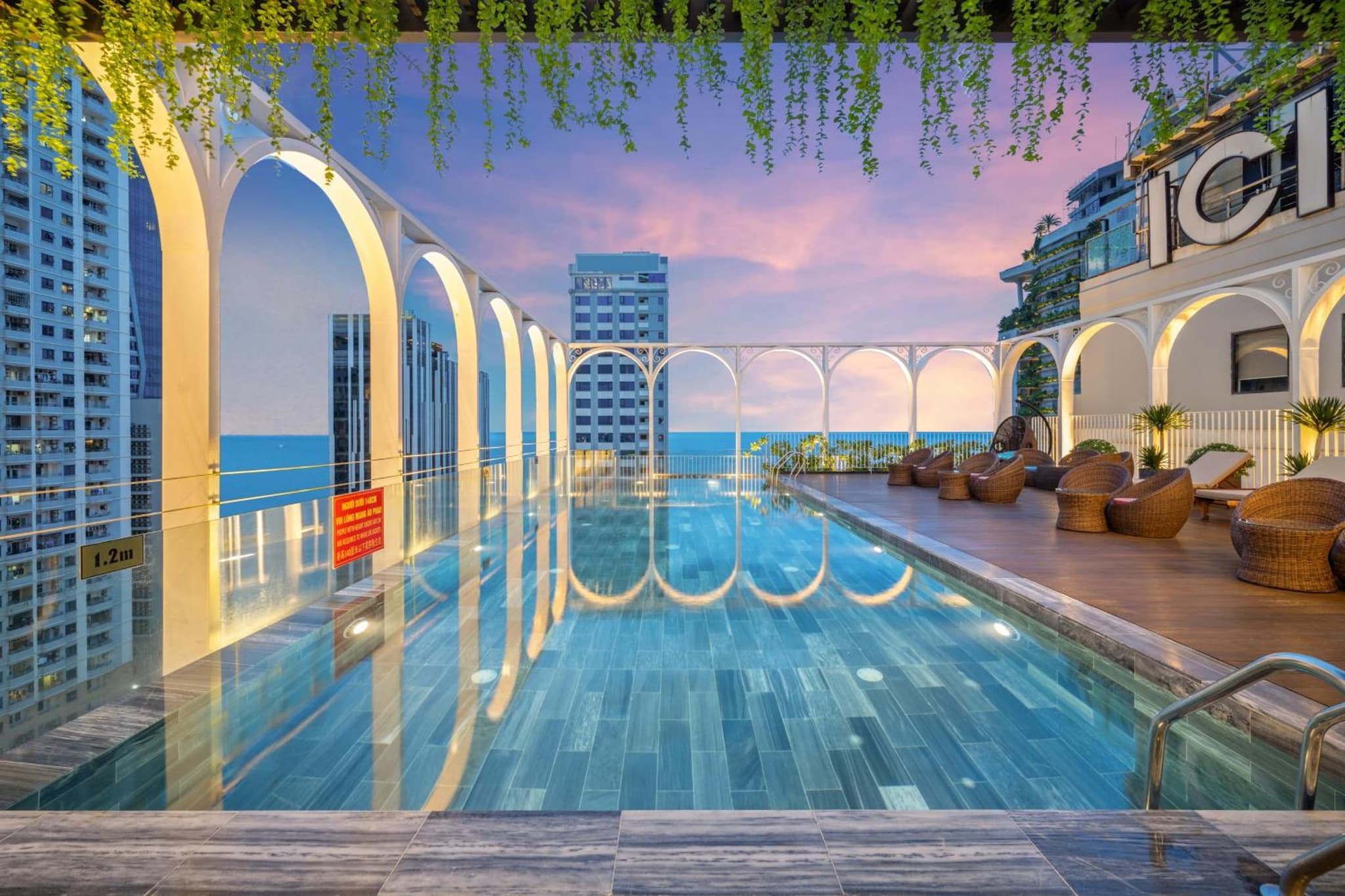 Golden Lotus Luxury Hotel Danang - Complimentary Daily Afternoon Tea