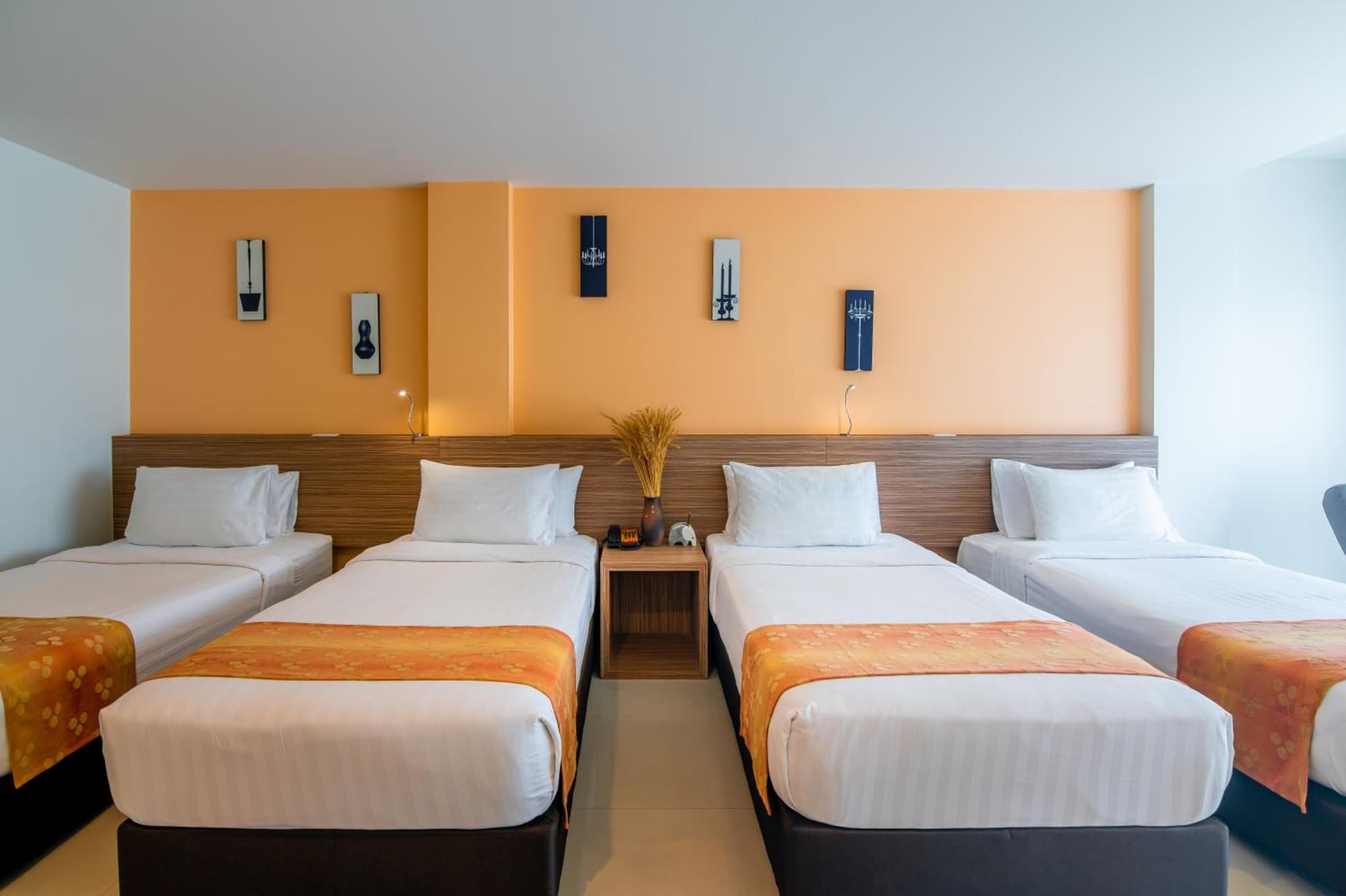 The Lantern Resorts Patong photo 4