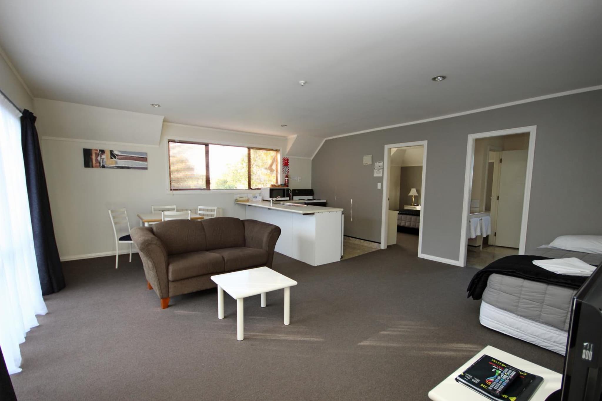 Champers Motor Inn photo 2