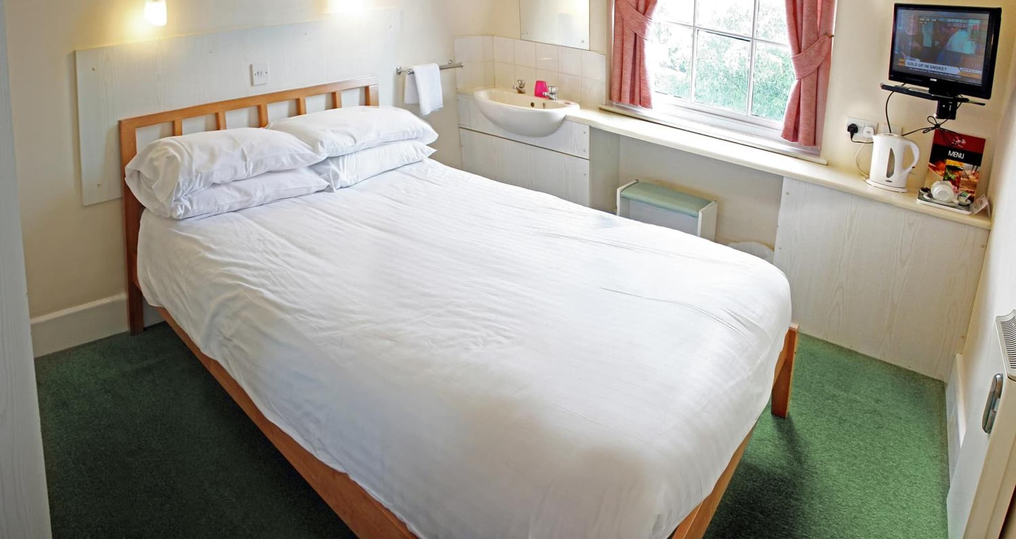 The Raven Hotel photo 2