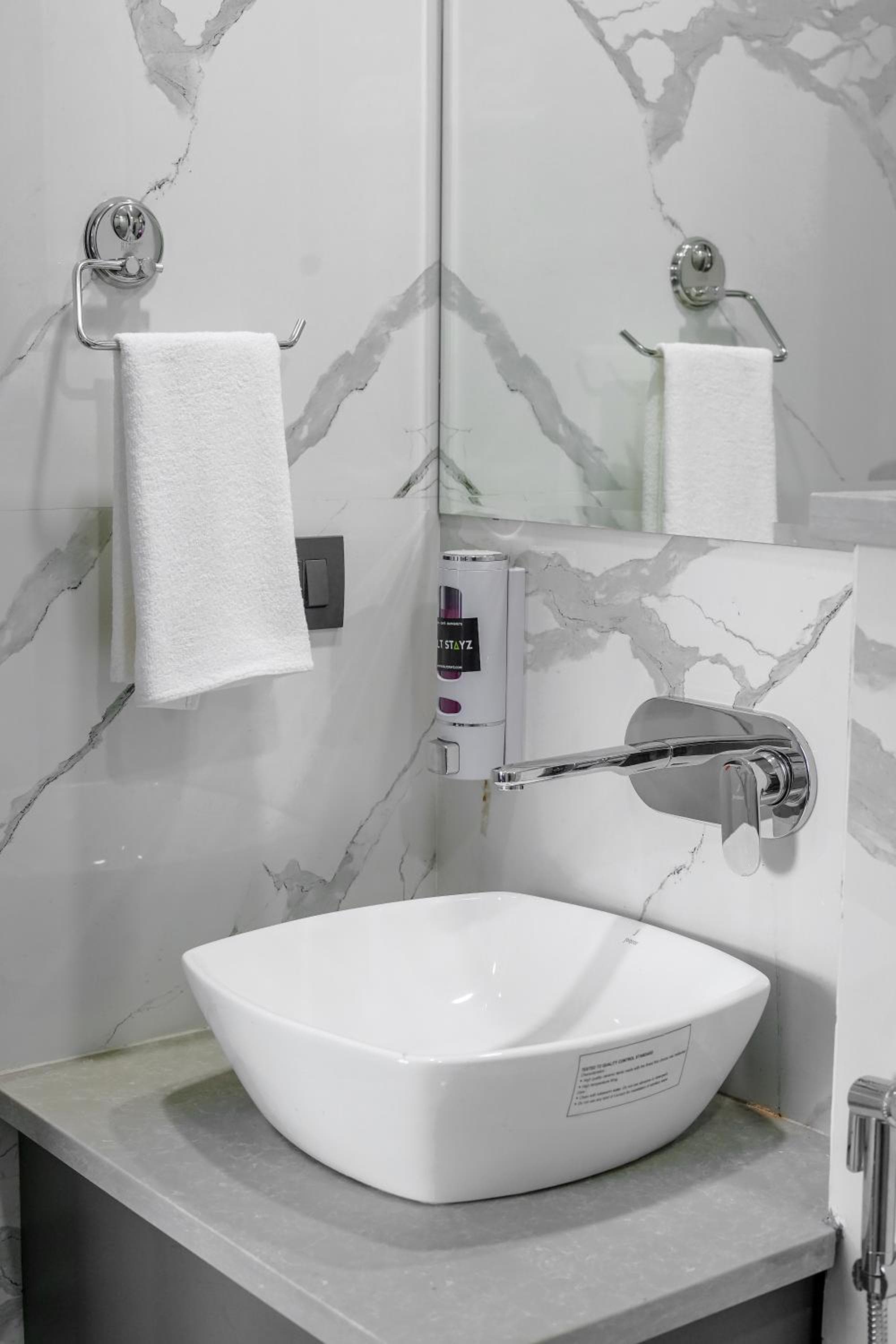 Saltstayz Select - Golf Course Road & Sector 57 photo 7