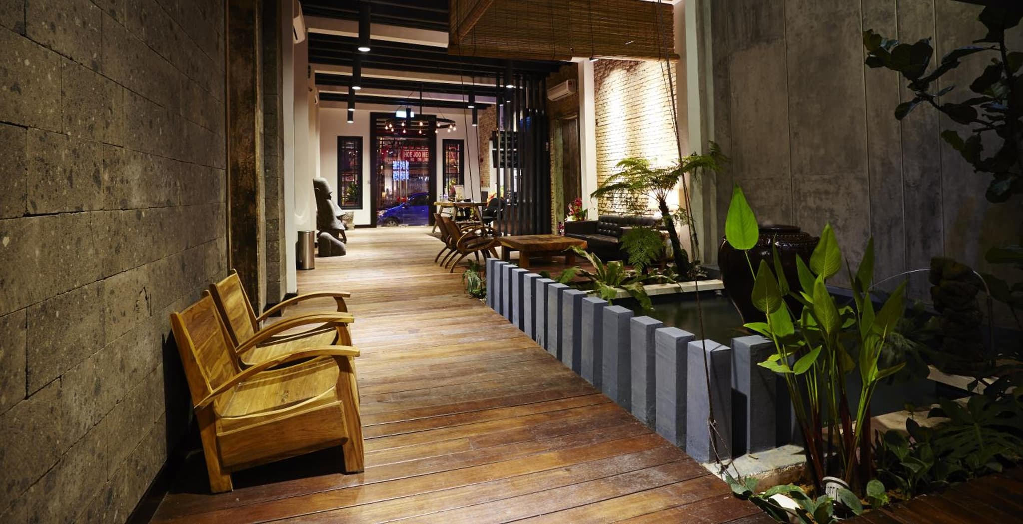 1825 Gallery Hotel photo 2