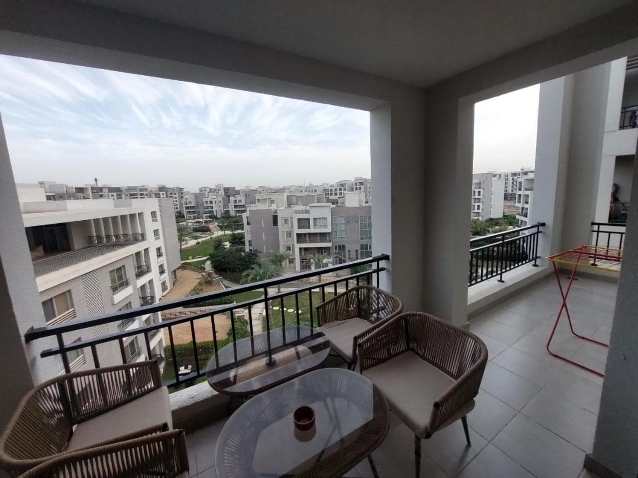 CFC, Luxurious 4BR Apartment, Remarkable value unbeatable Location photo 4
