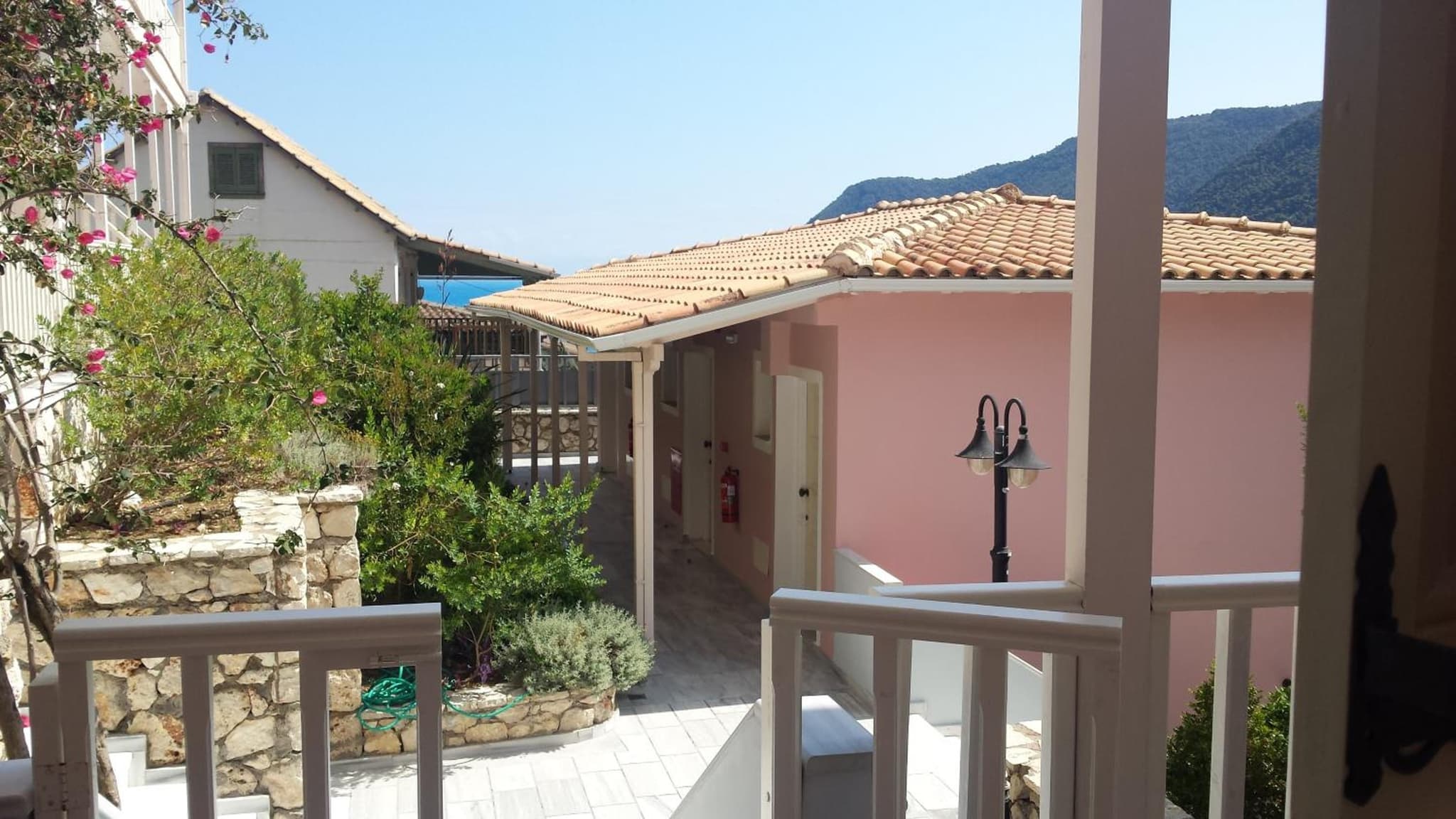 Ionis Hotel photo 4