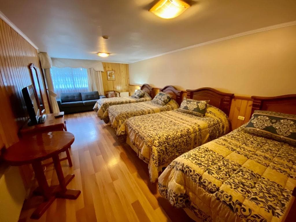 Hostal Collins House photo 2
