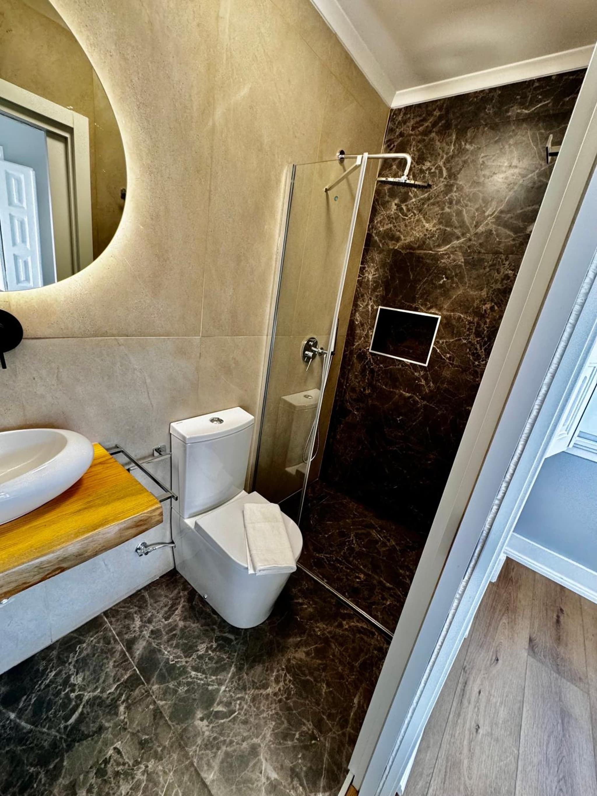 Relax and Explore Lisbon Suites and Rooms photo 4