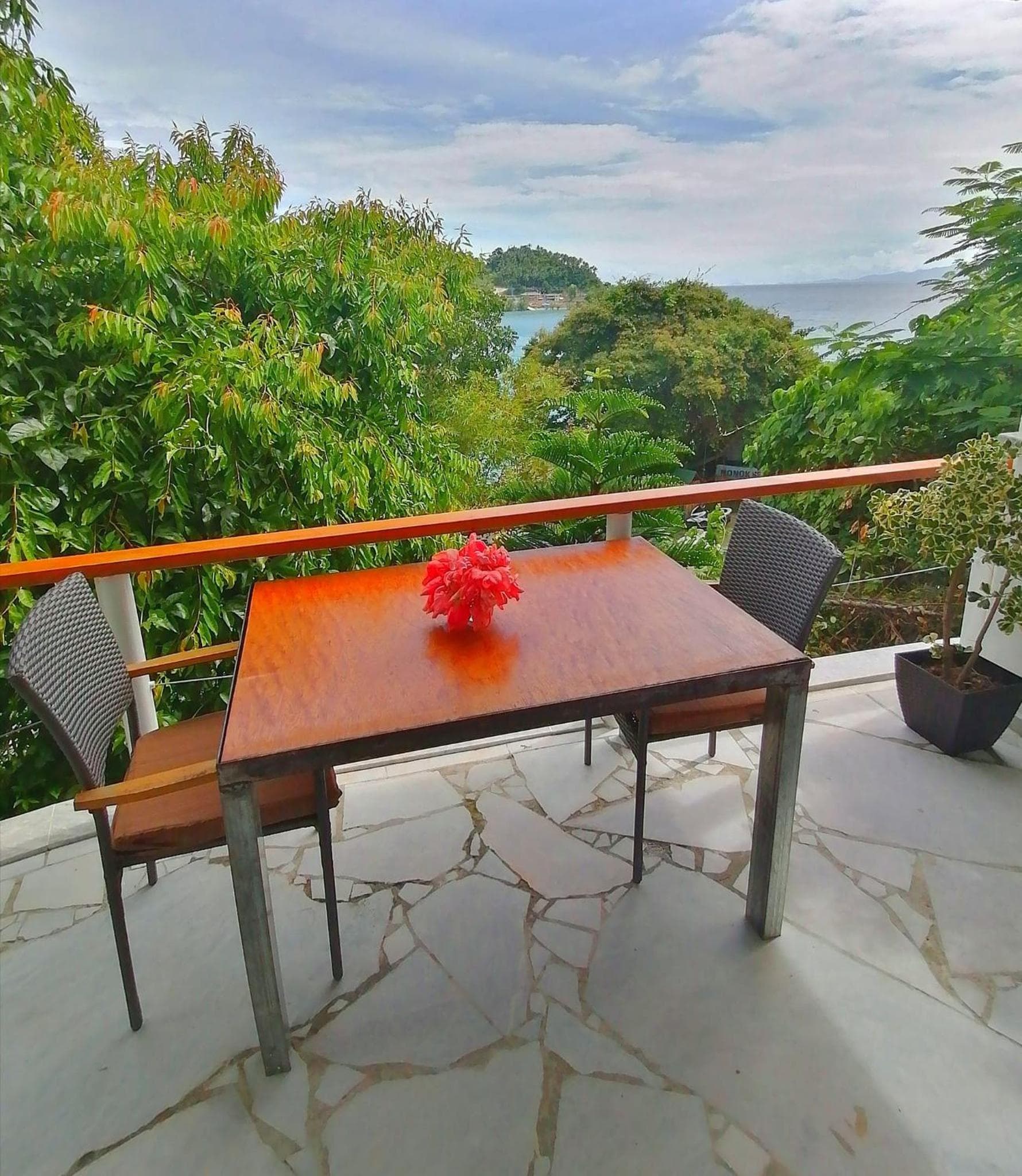Lonos Circle Ocean View Room