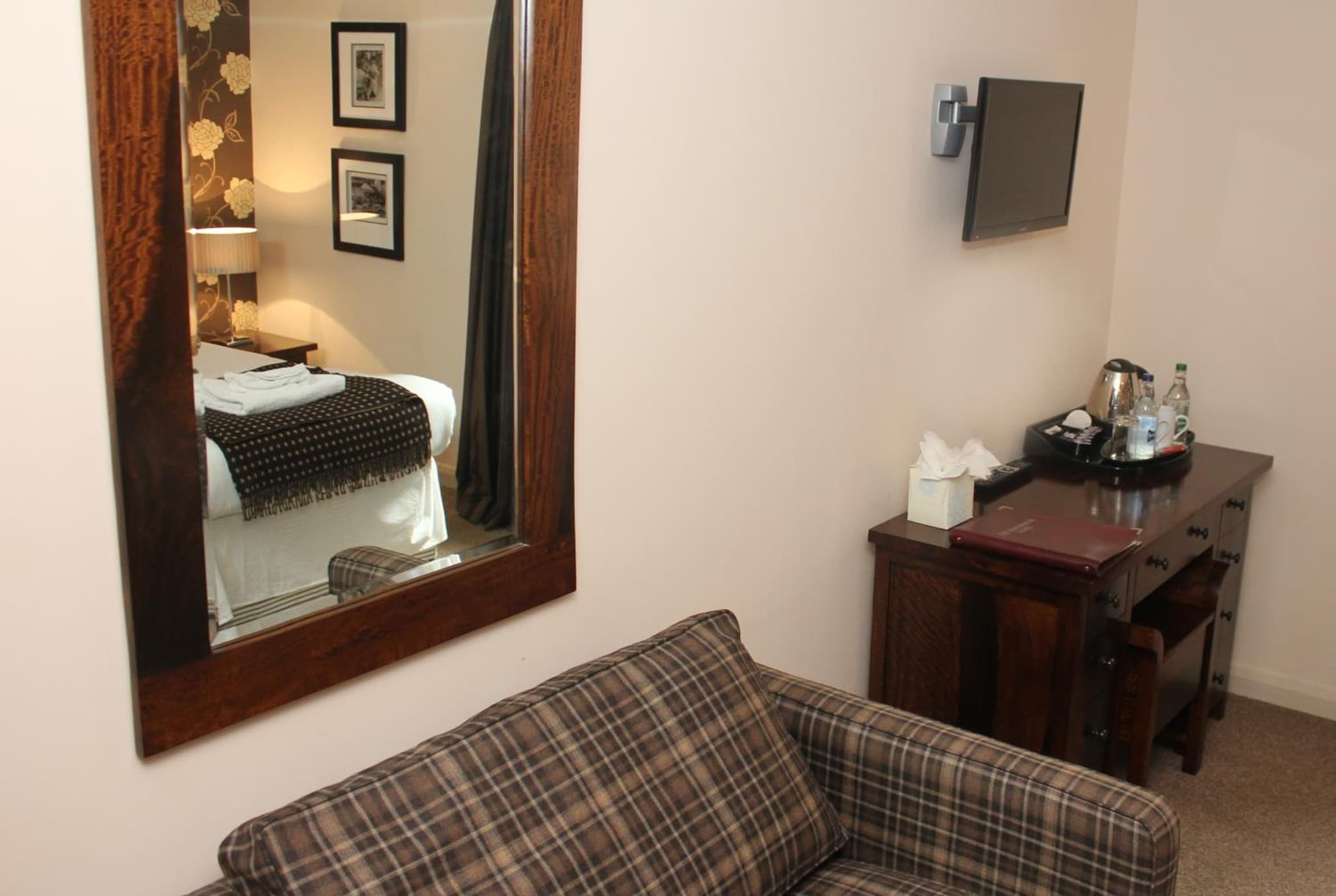 The Townhouse Hotel photo 2