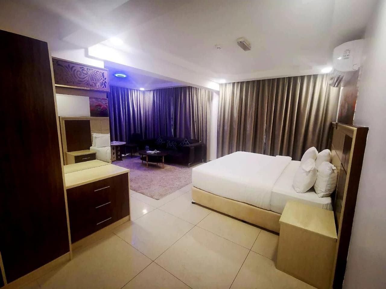 hotel room