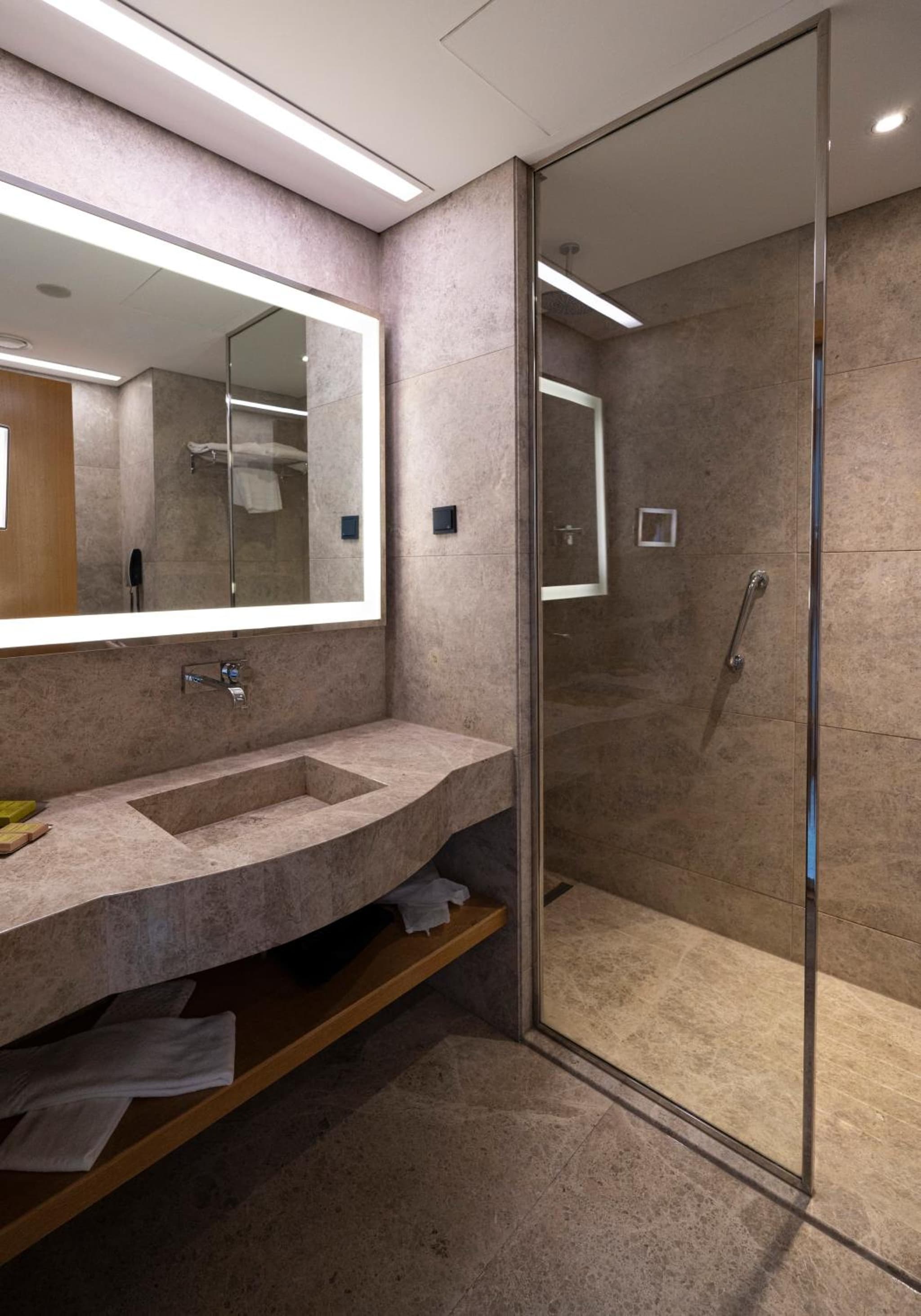DoubleTree by Hilton Istanbul-Avcilar photo 9