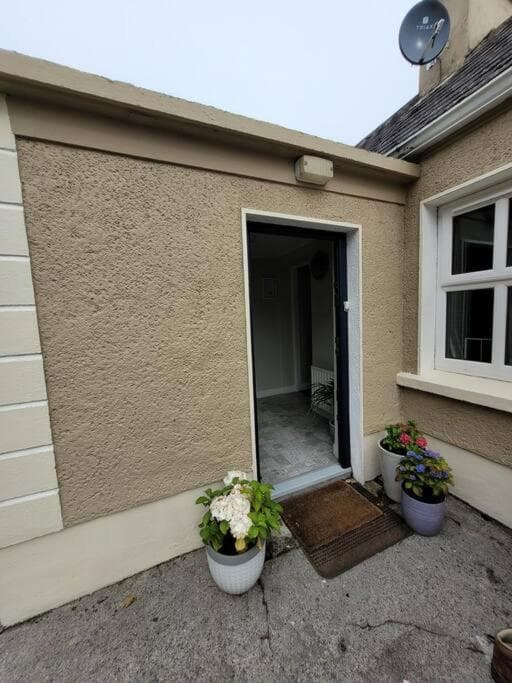 Killawalla Cottage, Westport. photo 4
