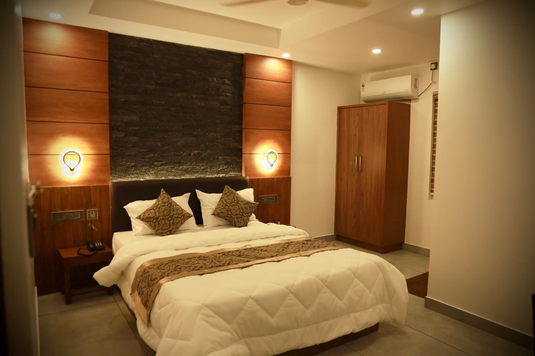 Silverstone Inn photo 2