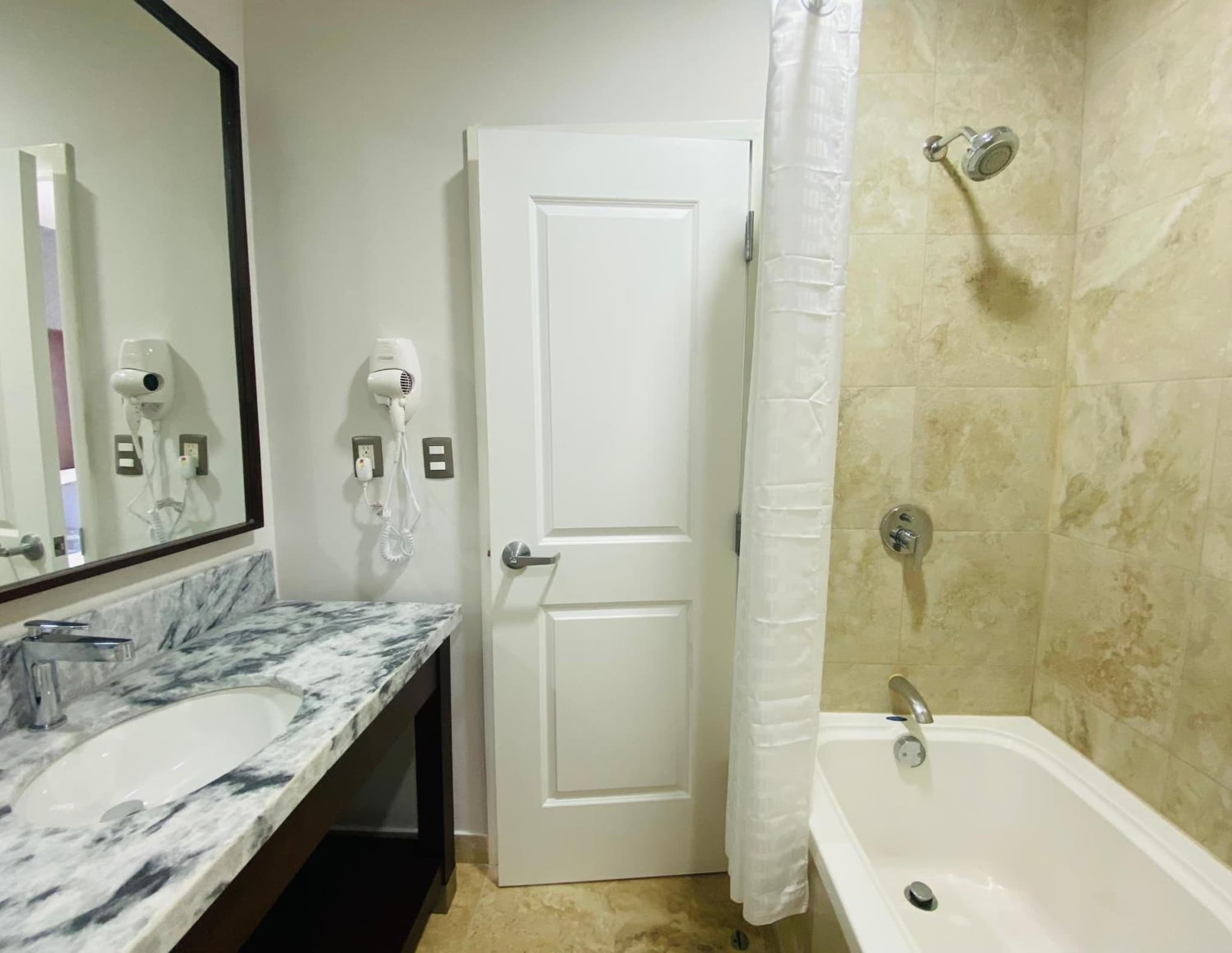 La Quinta by Wyndham Reynosa photo 6