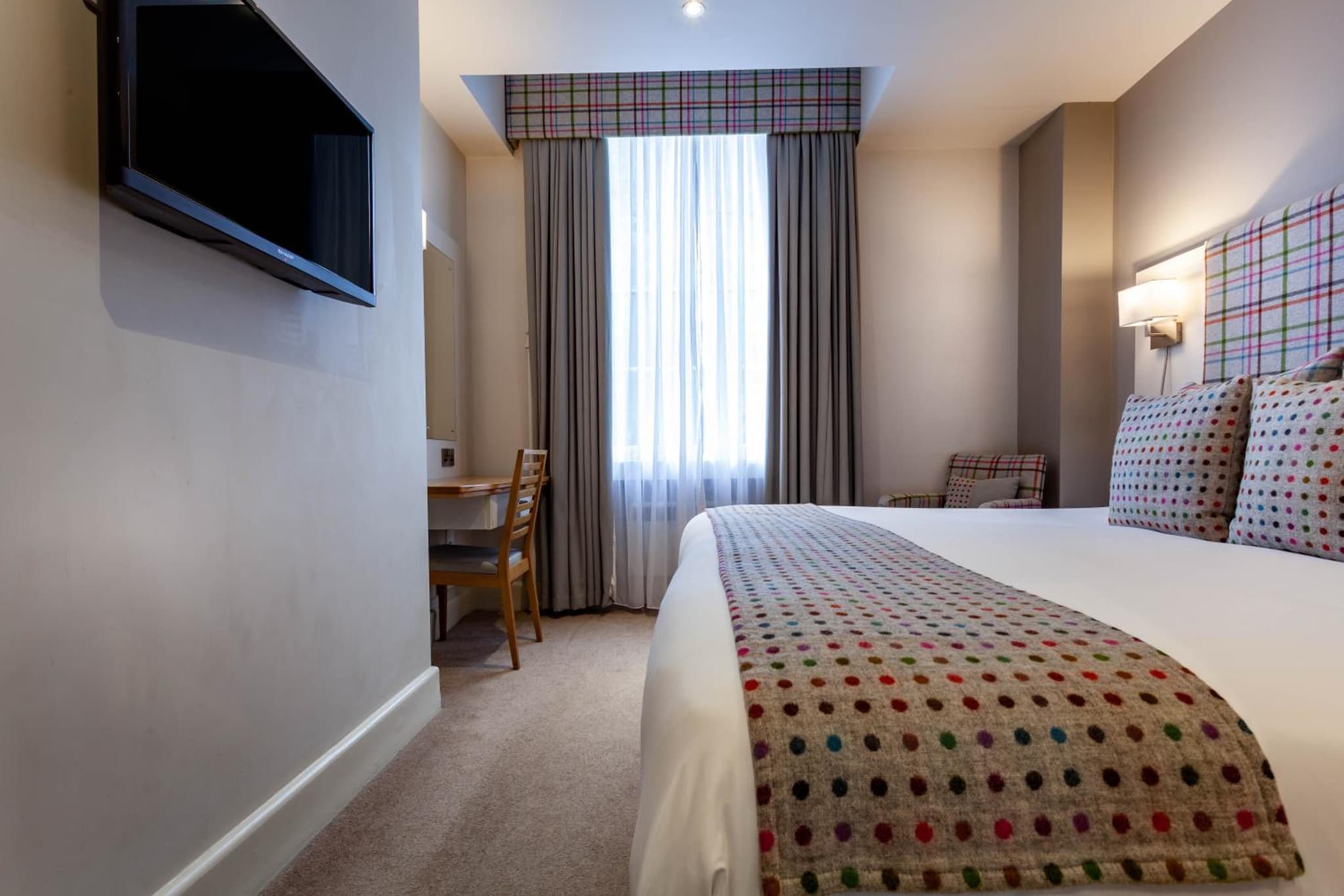White Hart Hotel & Apartments photo 8