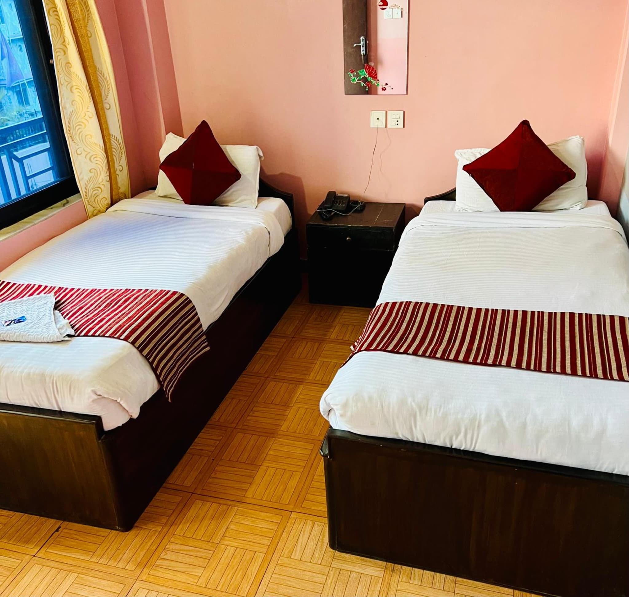Hotel Donosti Pokhara photo 2