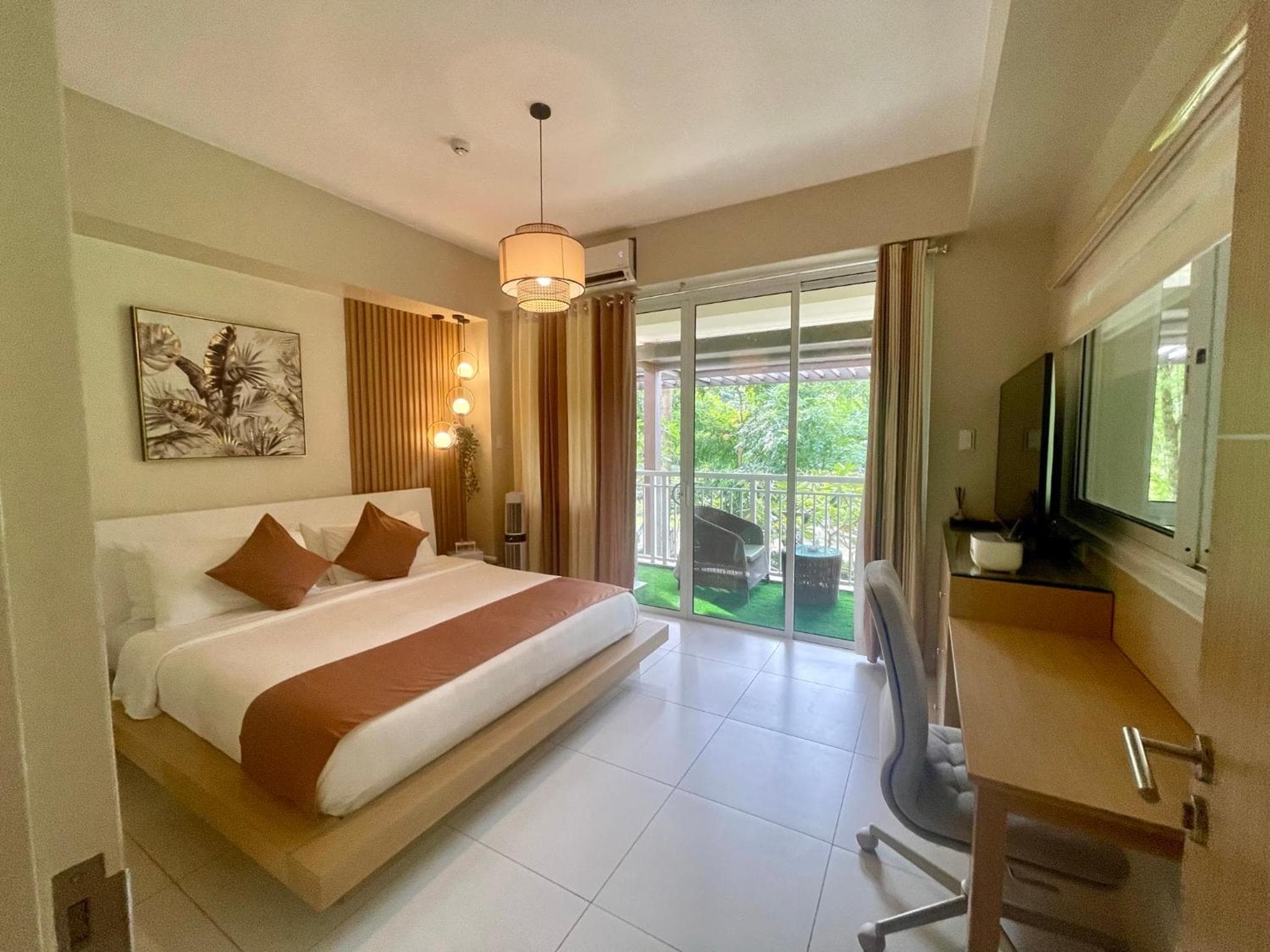 Pico de Loro 2 BD Garden Loft with Lagoon View photo 5