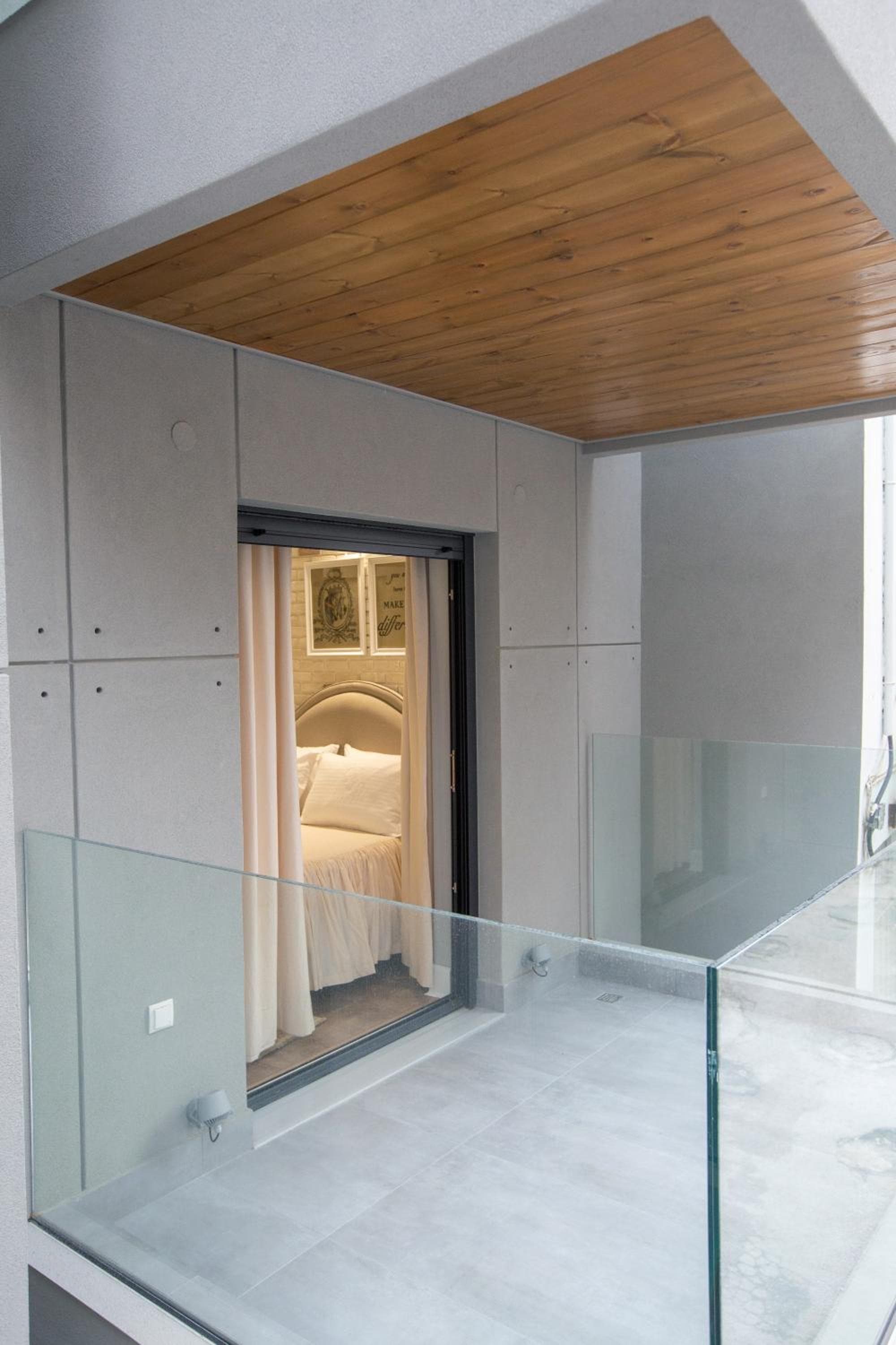 Aelia Luxury Apartments photo 7