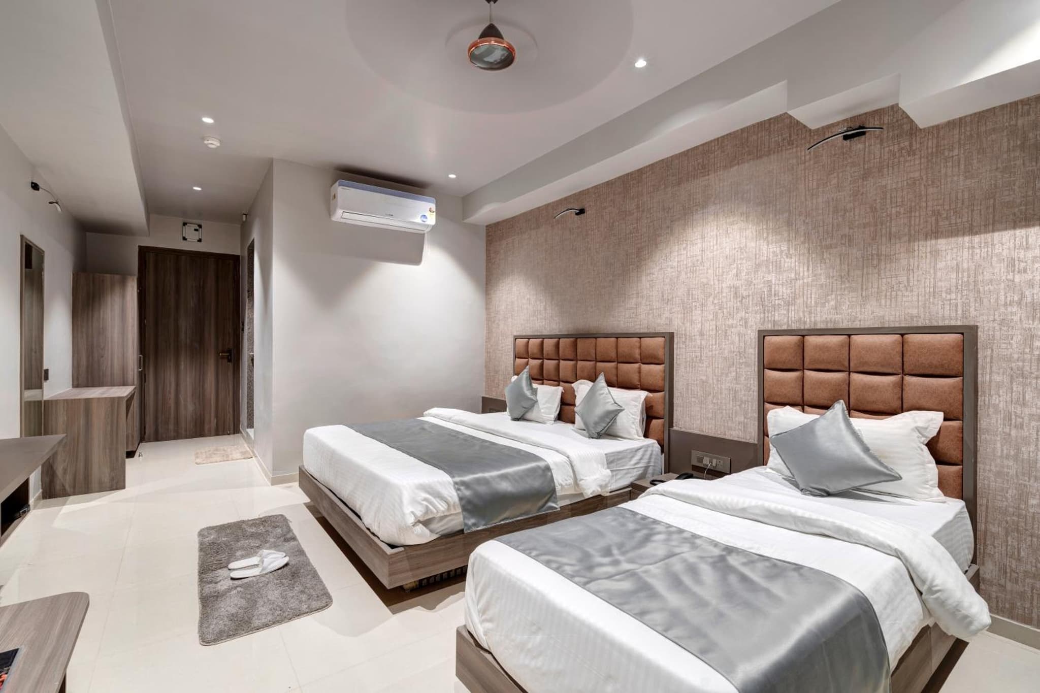 Hotel Sparsh Divine photo 2