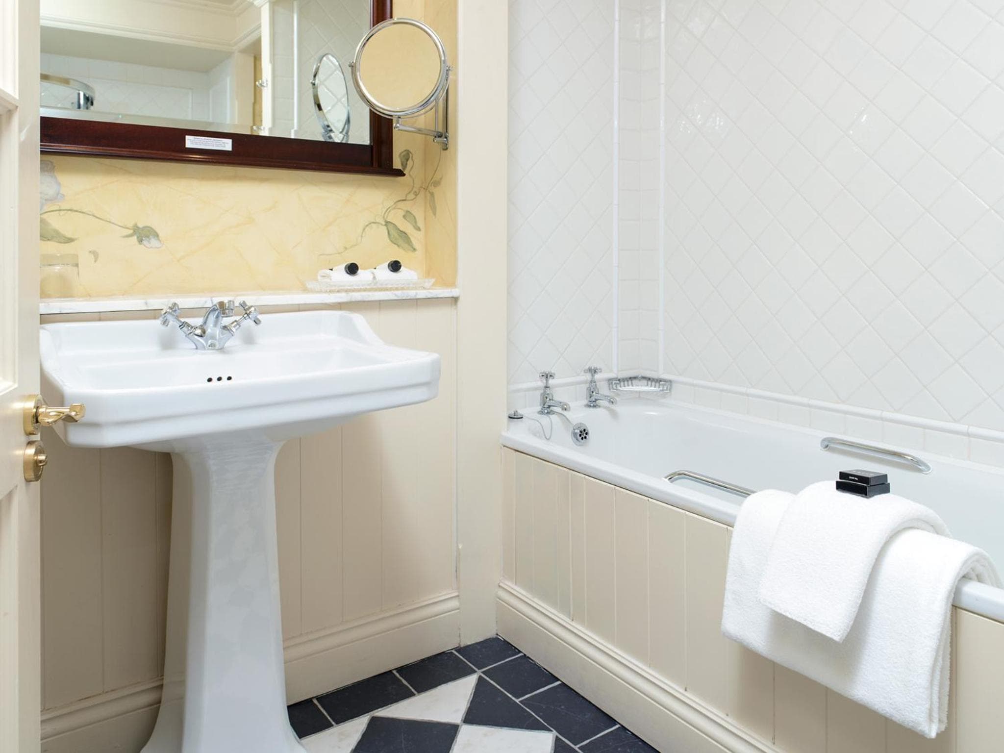 Meadowlands Hotel photo 5