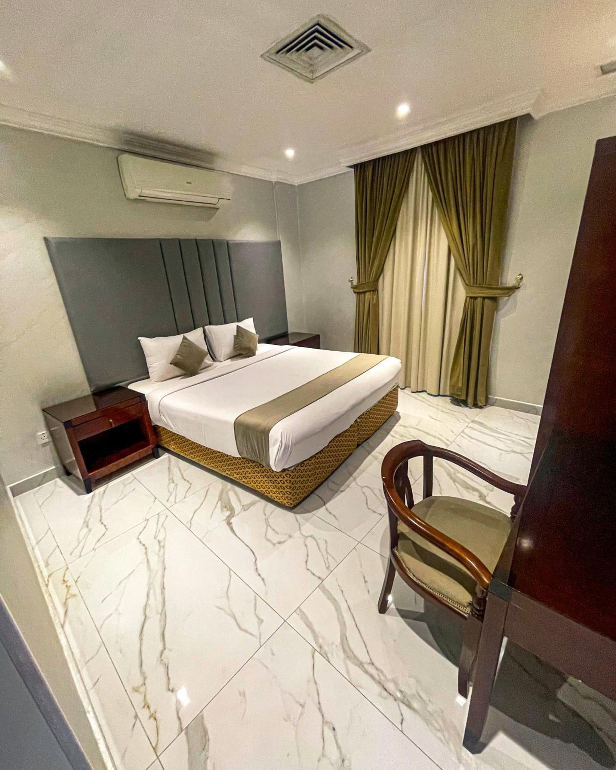 Continental Residence photo 2